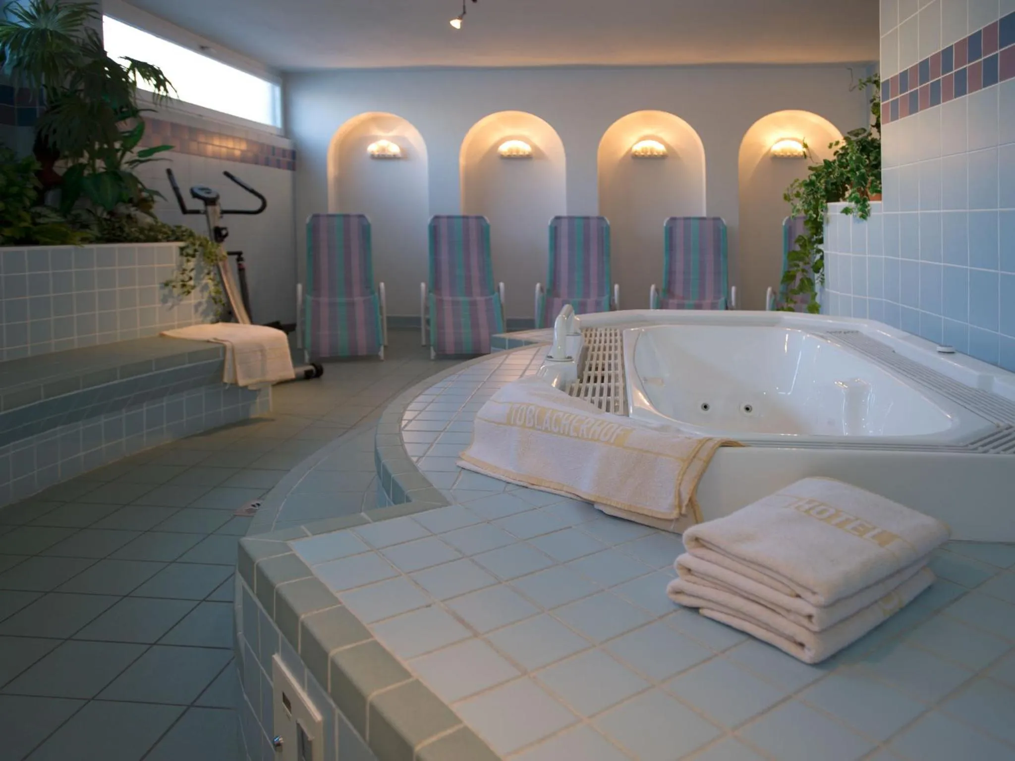 Hot Tub in Hotel Toblacherhof