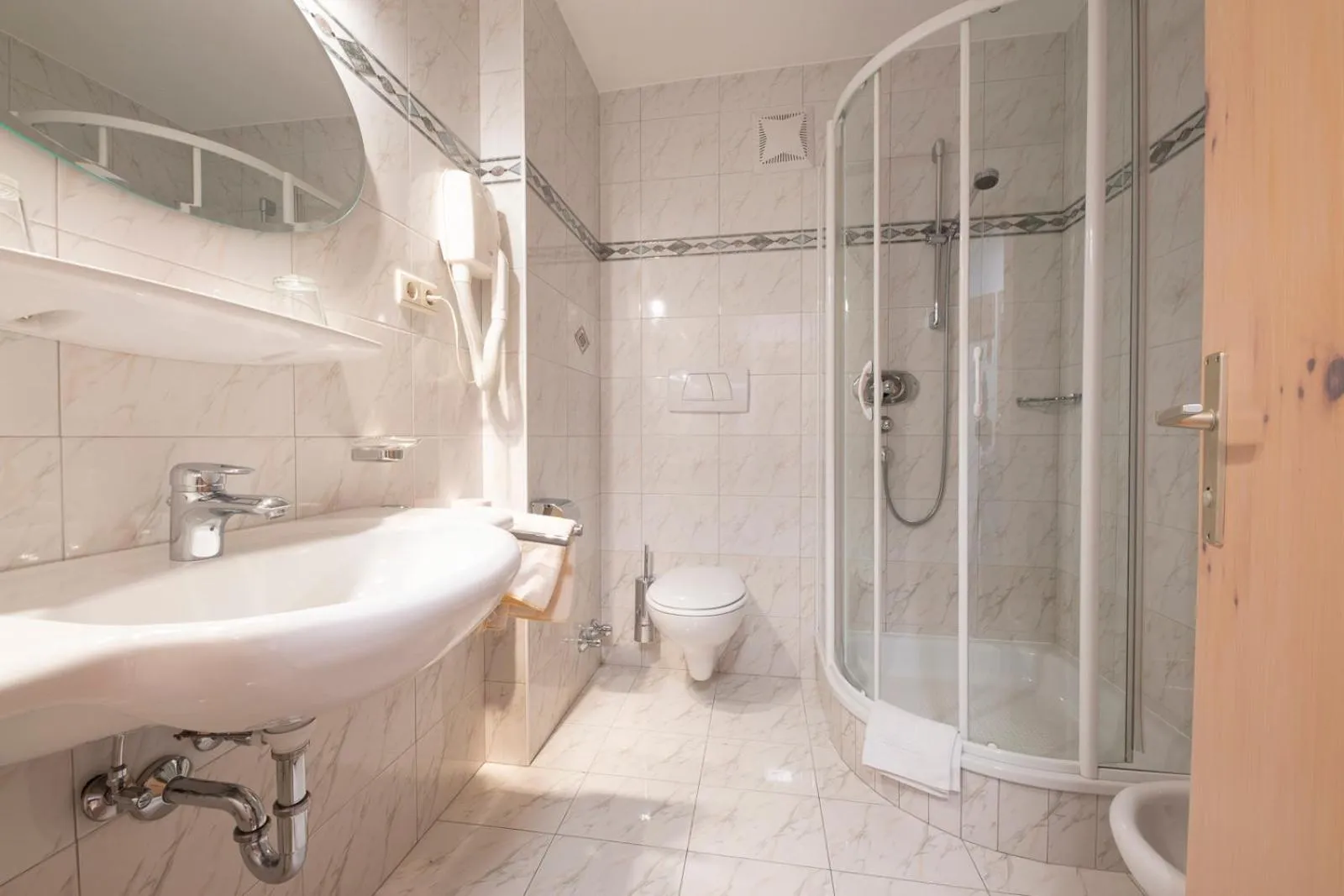 Bathroom in Hotel Toblacherhof