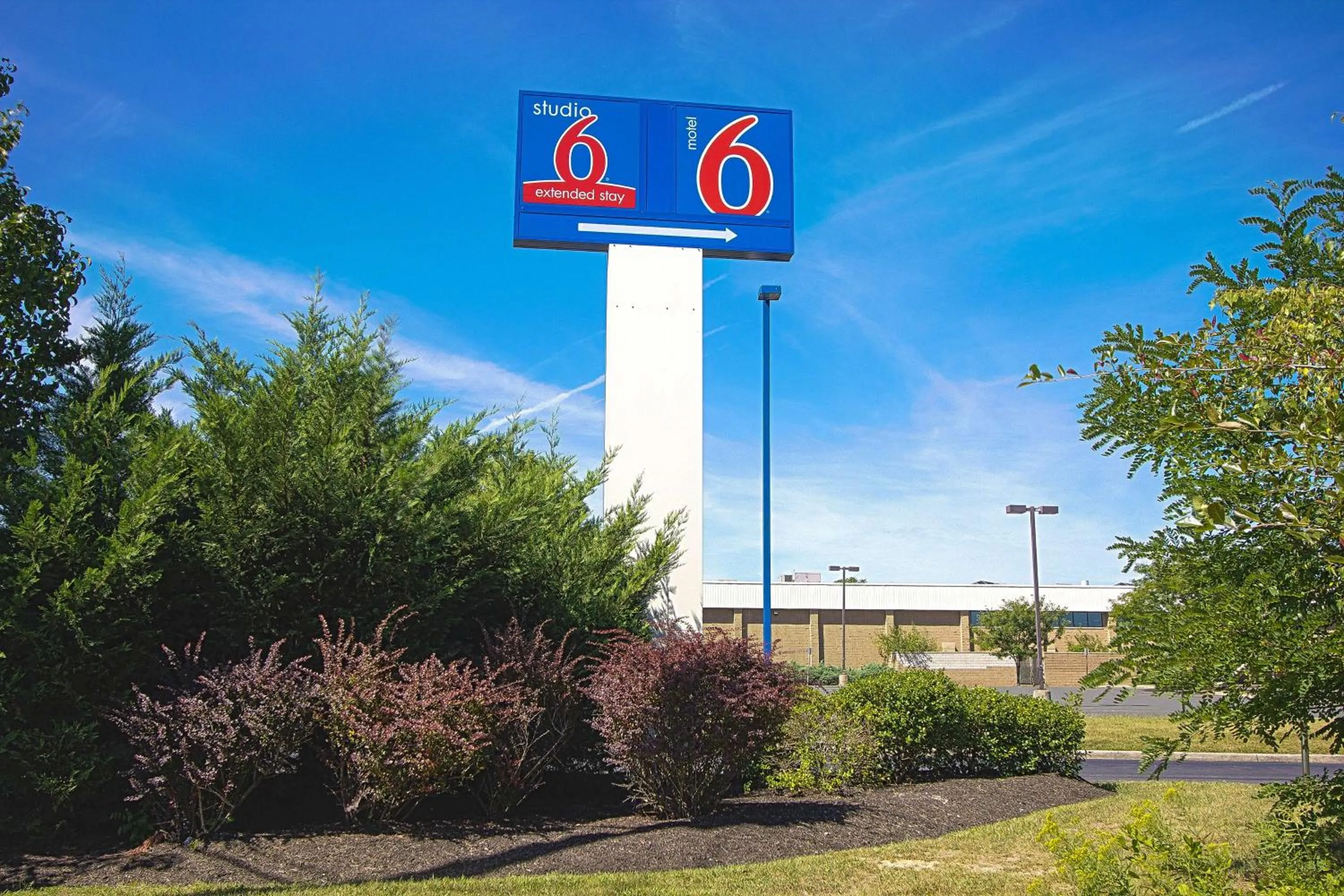 Property building in Motel 6-East Brunswick, NJ