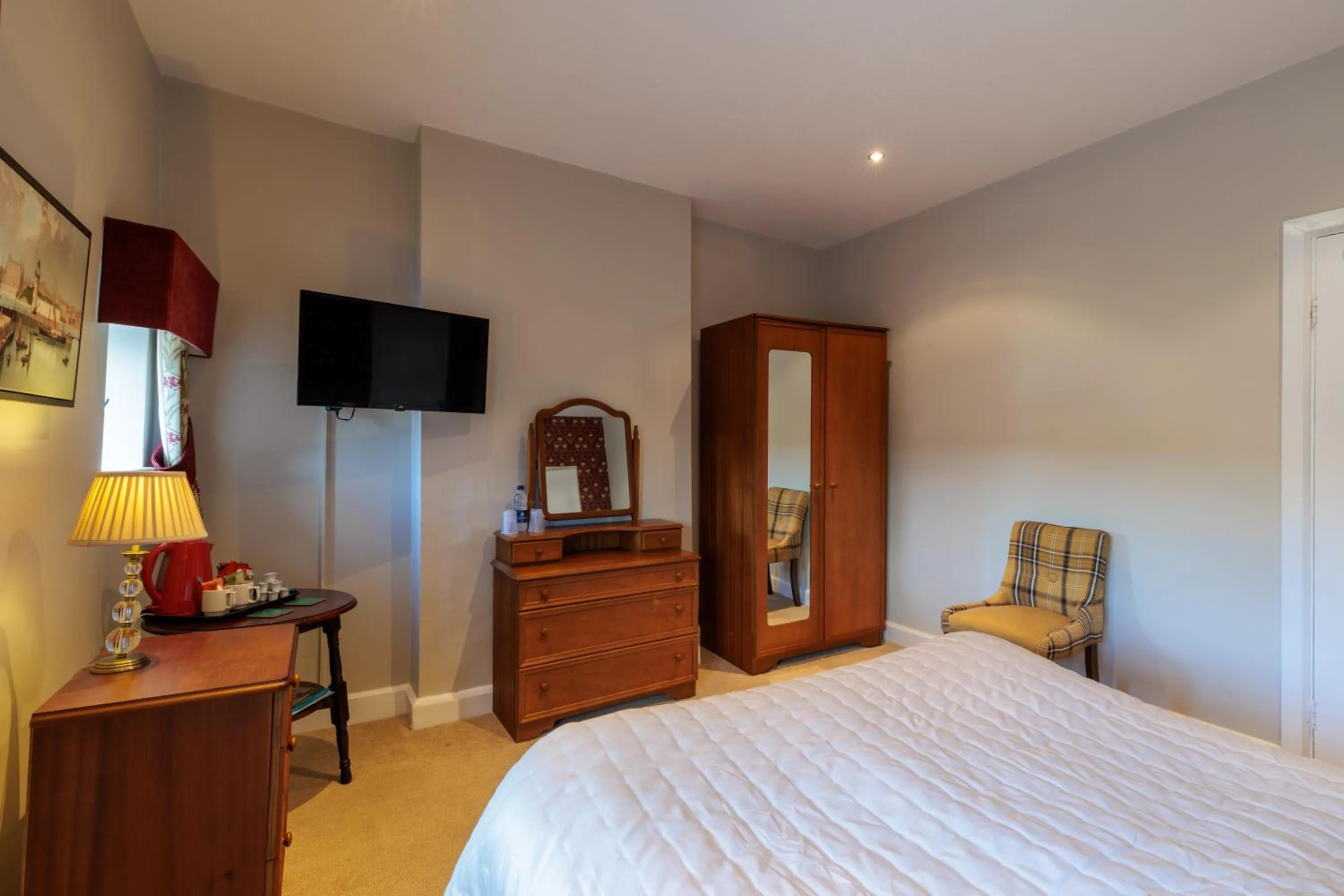 Property building, Bed in Blacksmiths Arms Inn