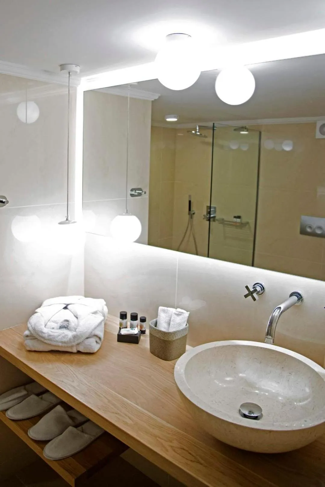 Bathroom in Four Streets Athens - Luxury Suites Apartments in Athens