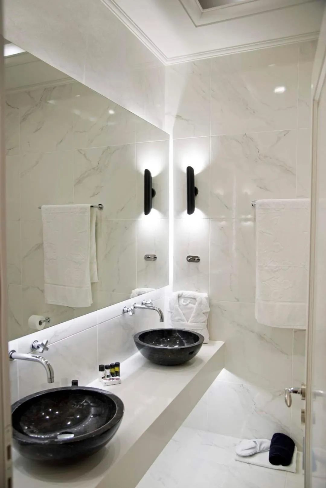 Bathroom in Four Streets Athens - Luxury Suites Apartments in Athens