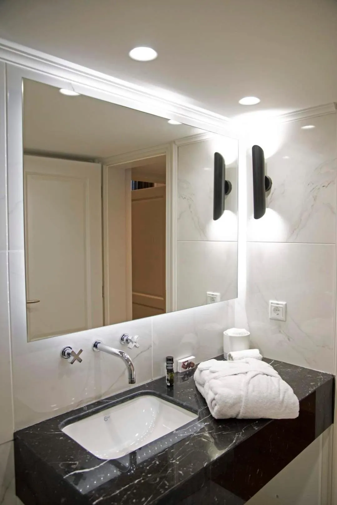 Bathroom in Four Streets Athens - Luxury Suites Apartments in Athens