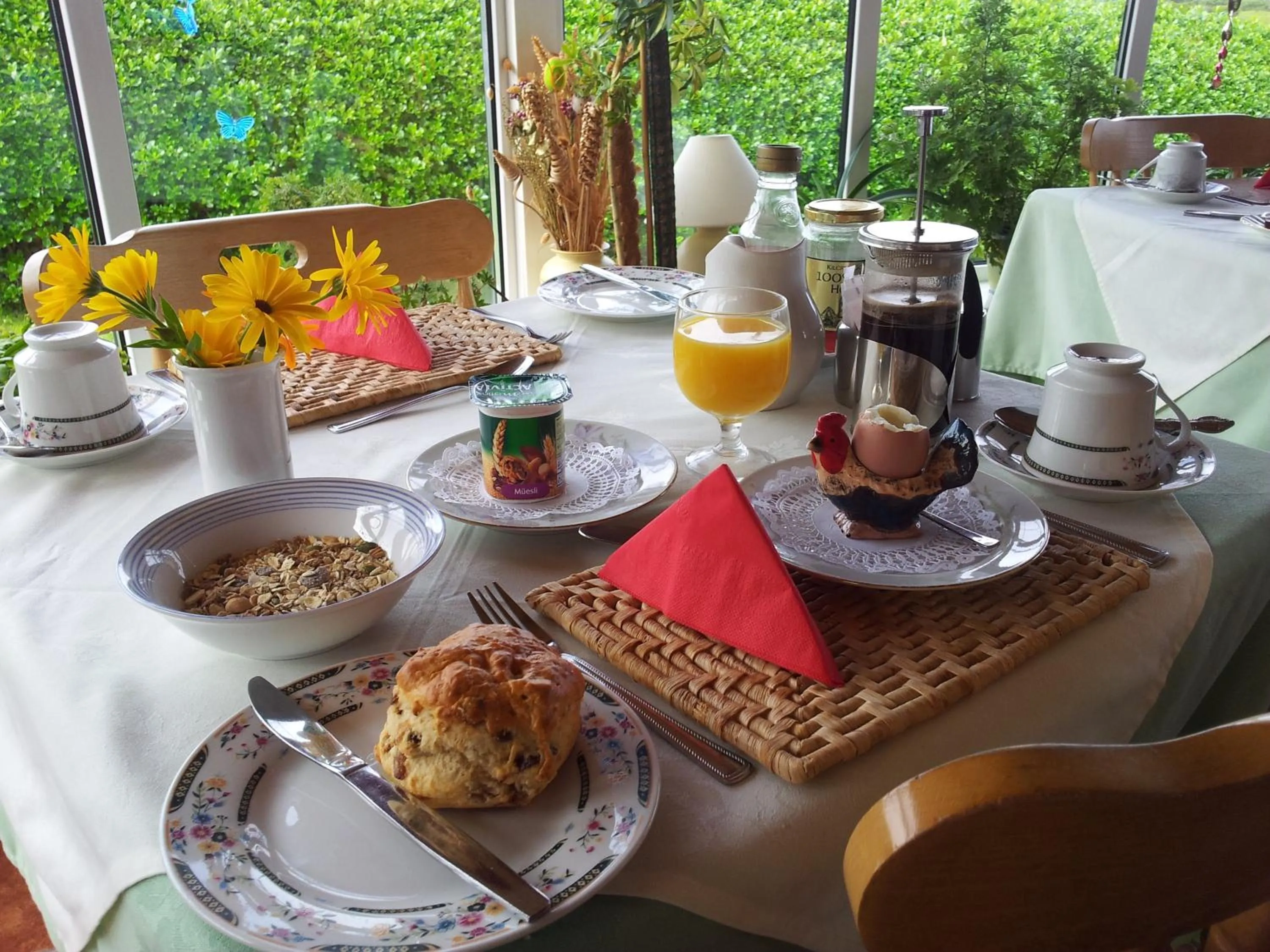 Food in Mount Edward Lodge