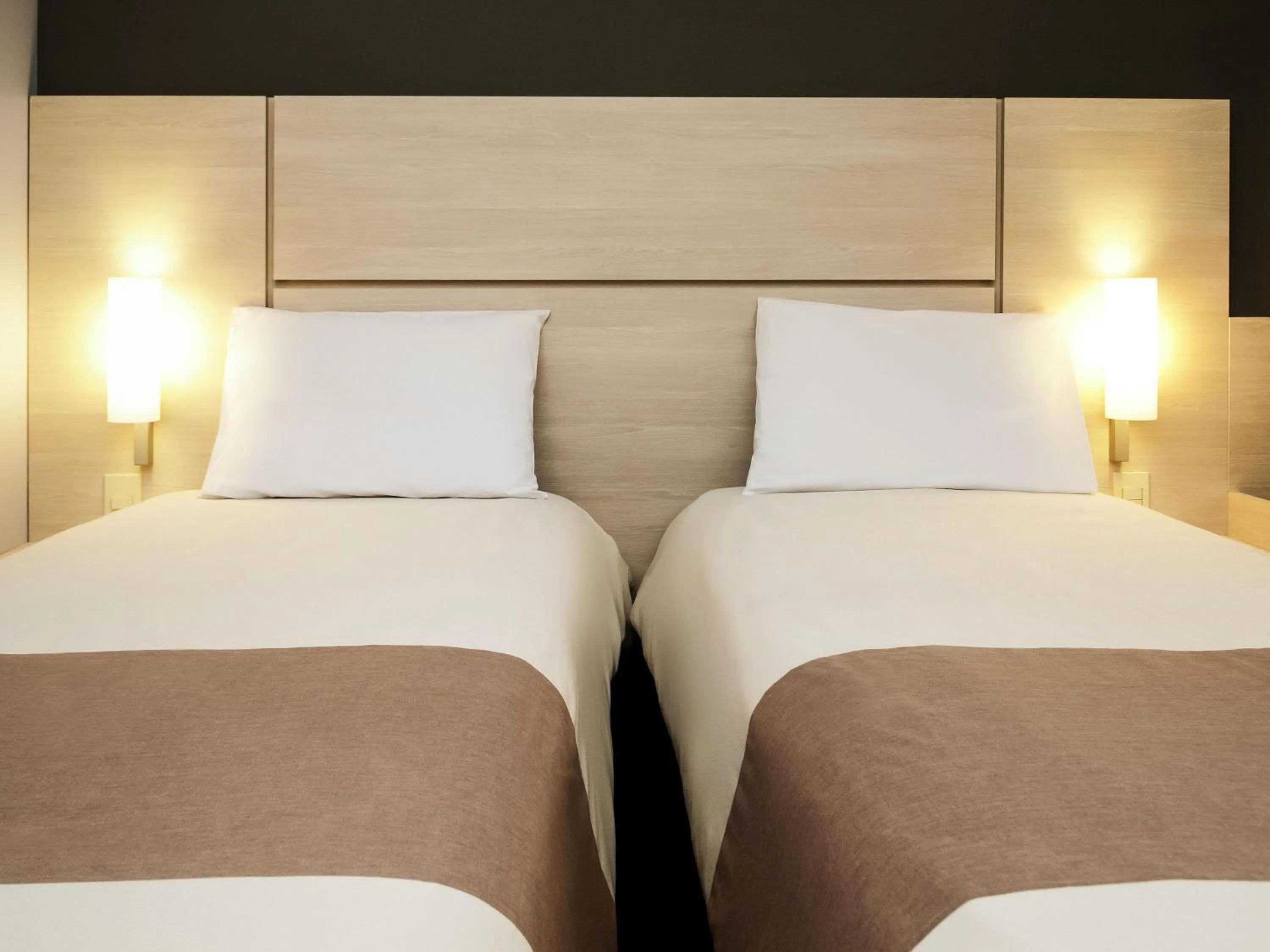 Bedroom, Bed in ibis Montevideo Rambla