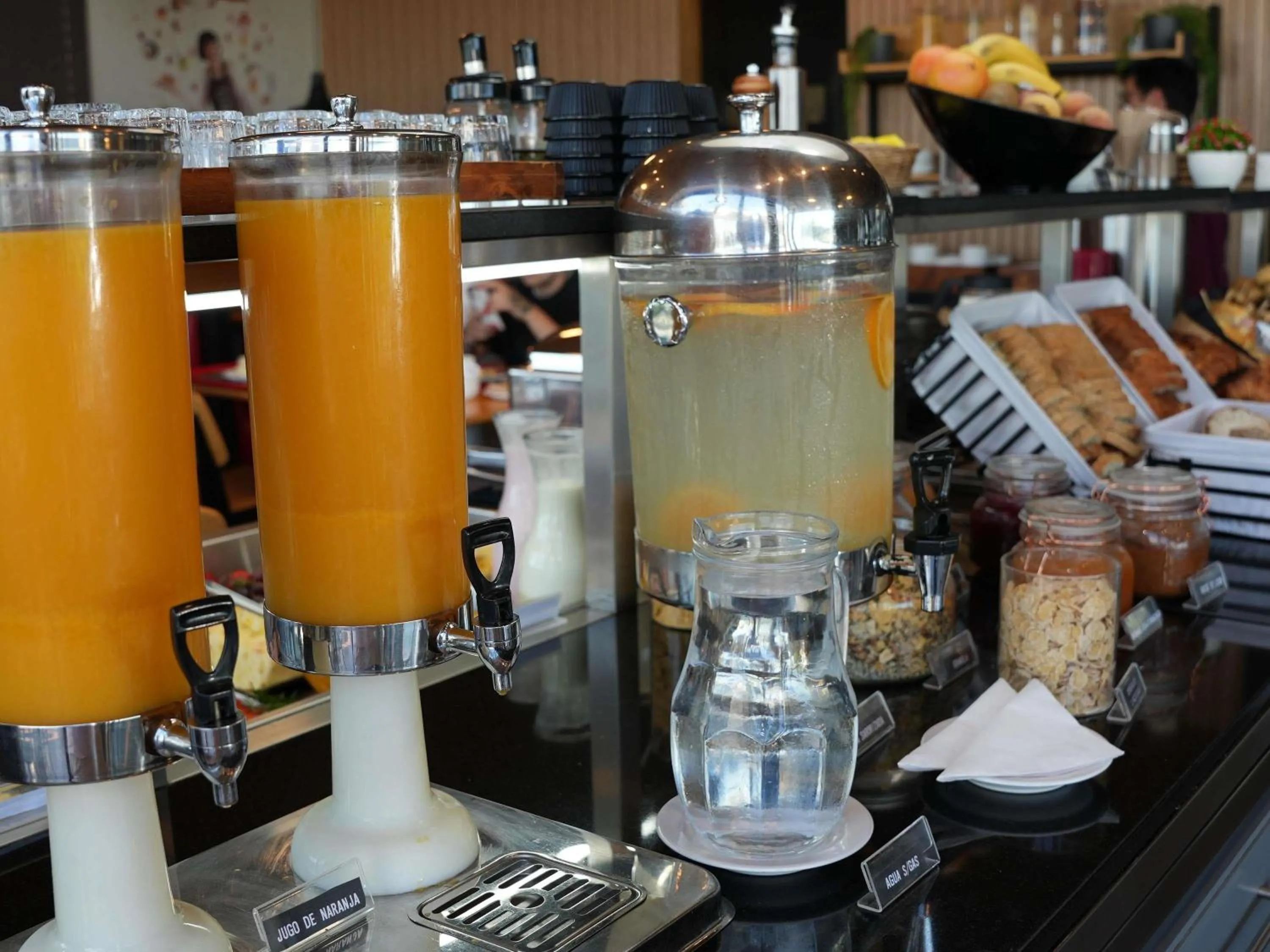 Breakfast in ibis Montevideo Rambla