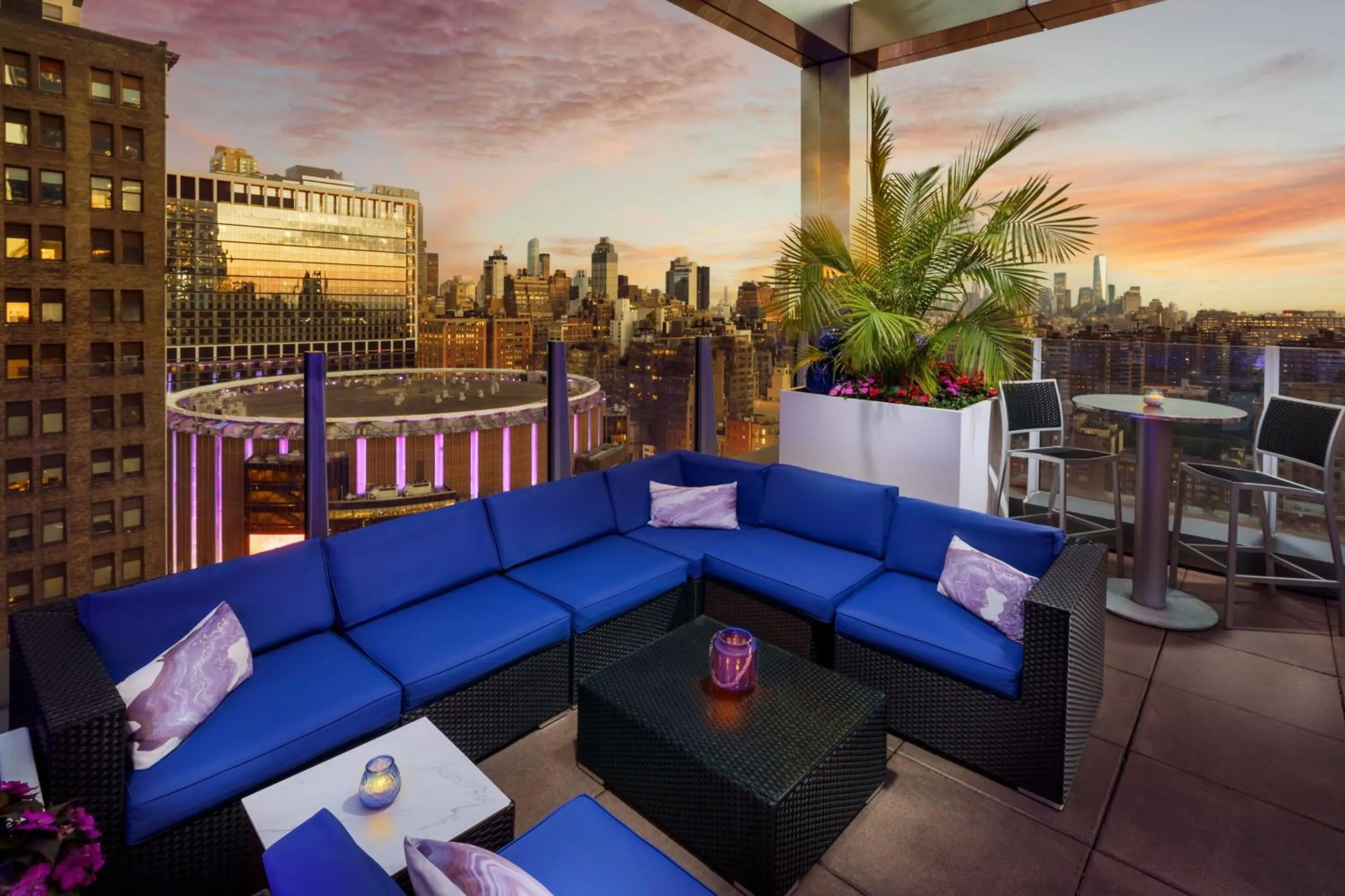 Lounge or bar in Fairfield Inn & Suites by Marriott New York Midtown Manhattan/Penn Station