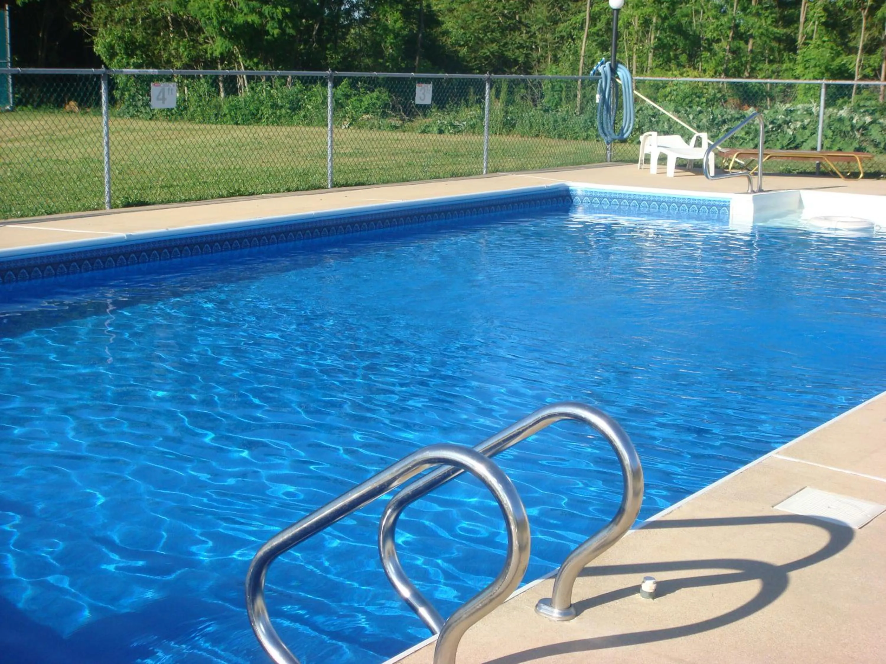 Swimming pool in Americas Best Value Inn - Palmyra/Hershey