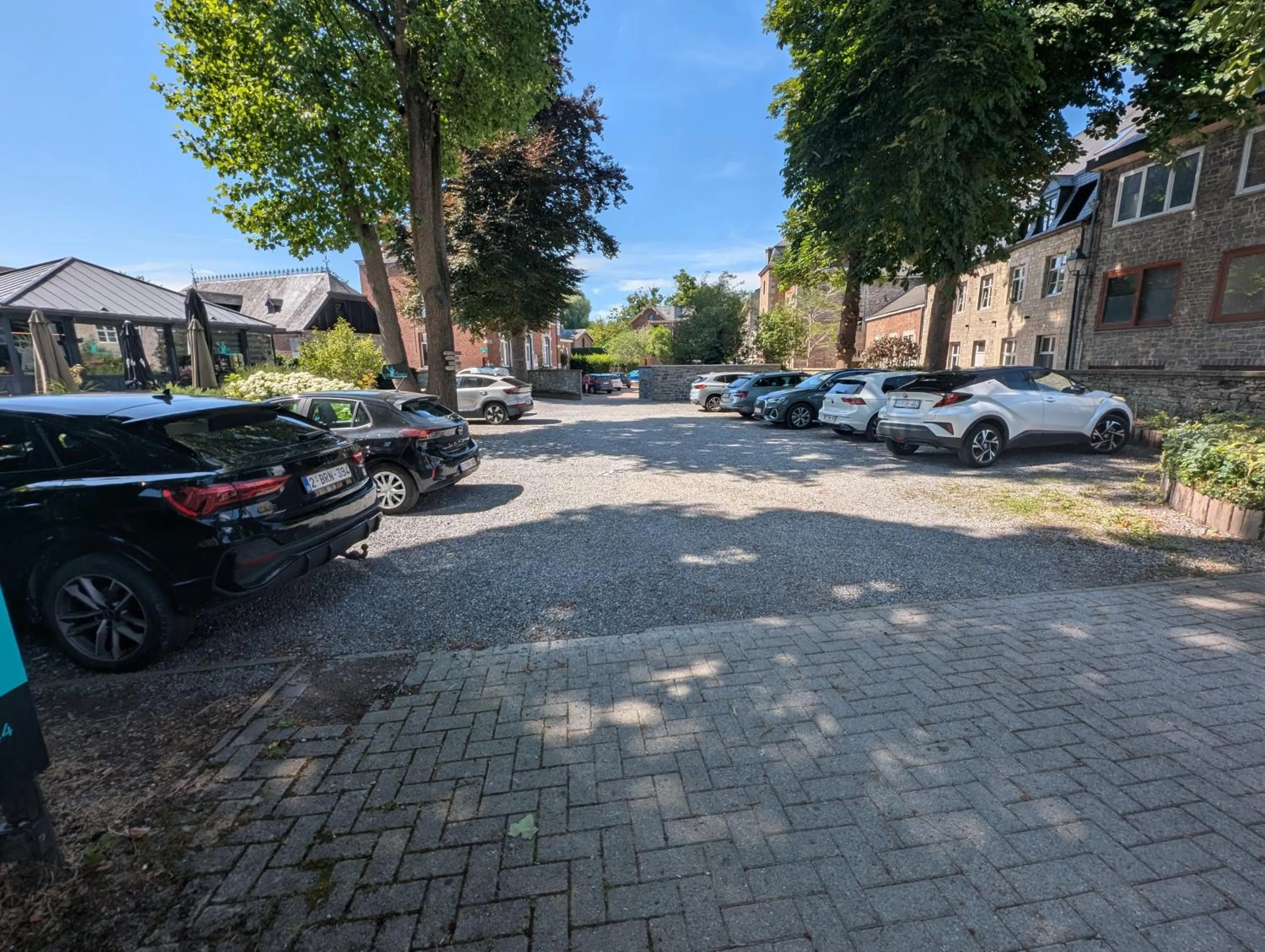 Parking in Hôtel Le Manoir