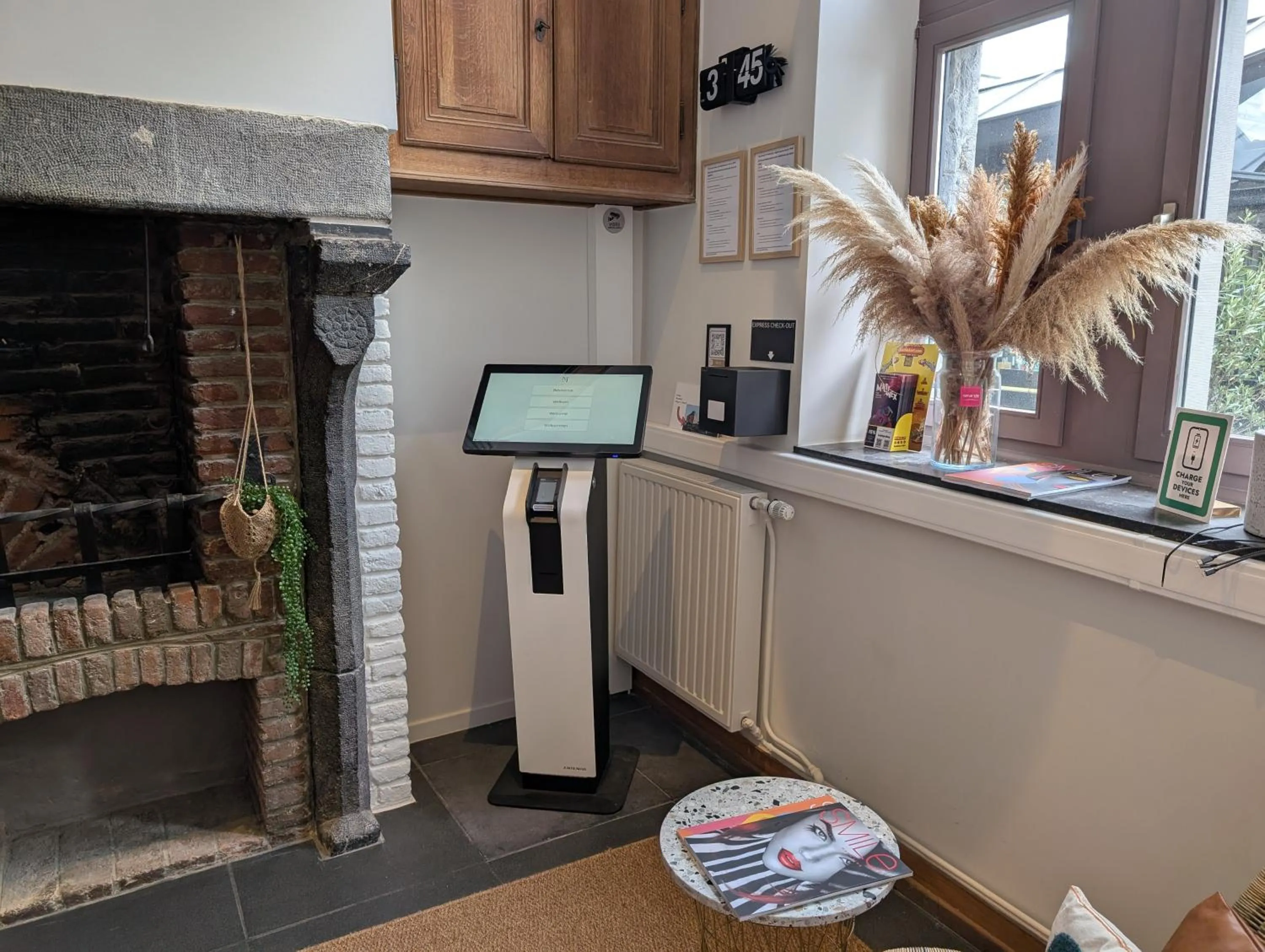 Lobby or reception in Hôtel Le Manoir