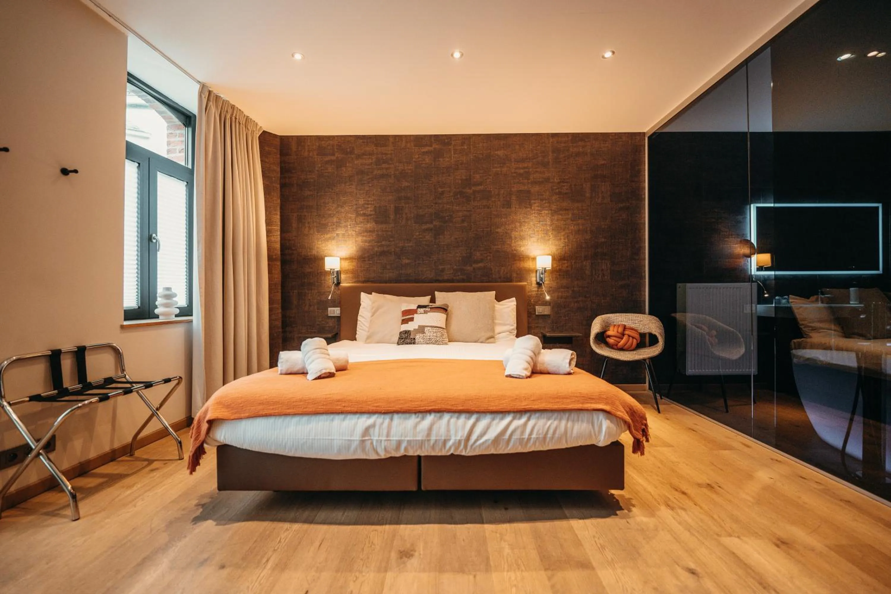 Bedroom, Bed in Hôtel Le Manoir