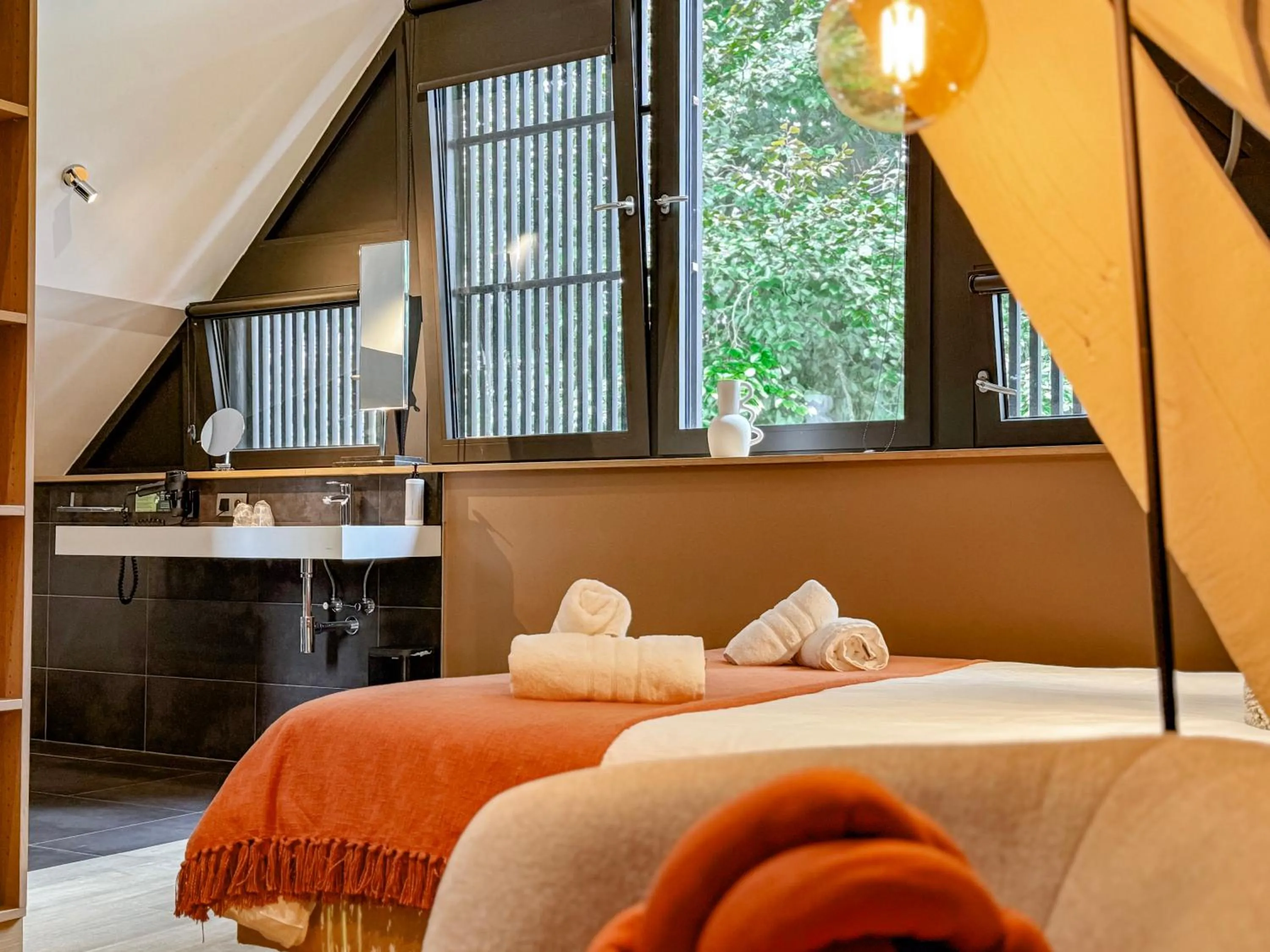 Bedroom, Bed in Hôtel Le Manoir