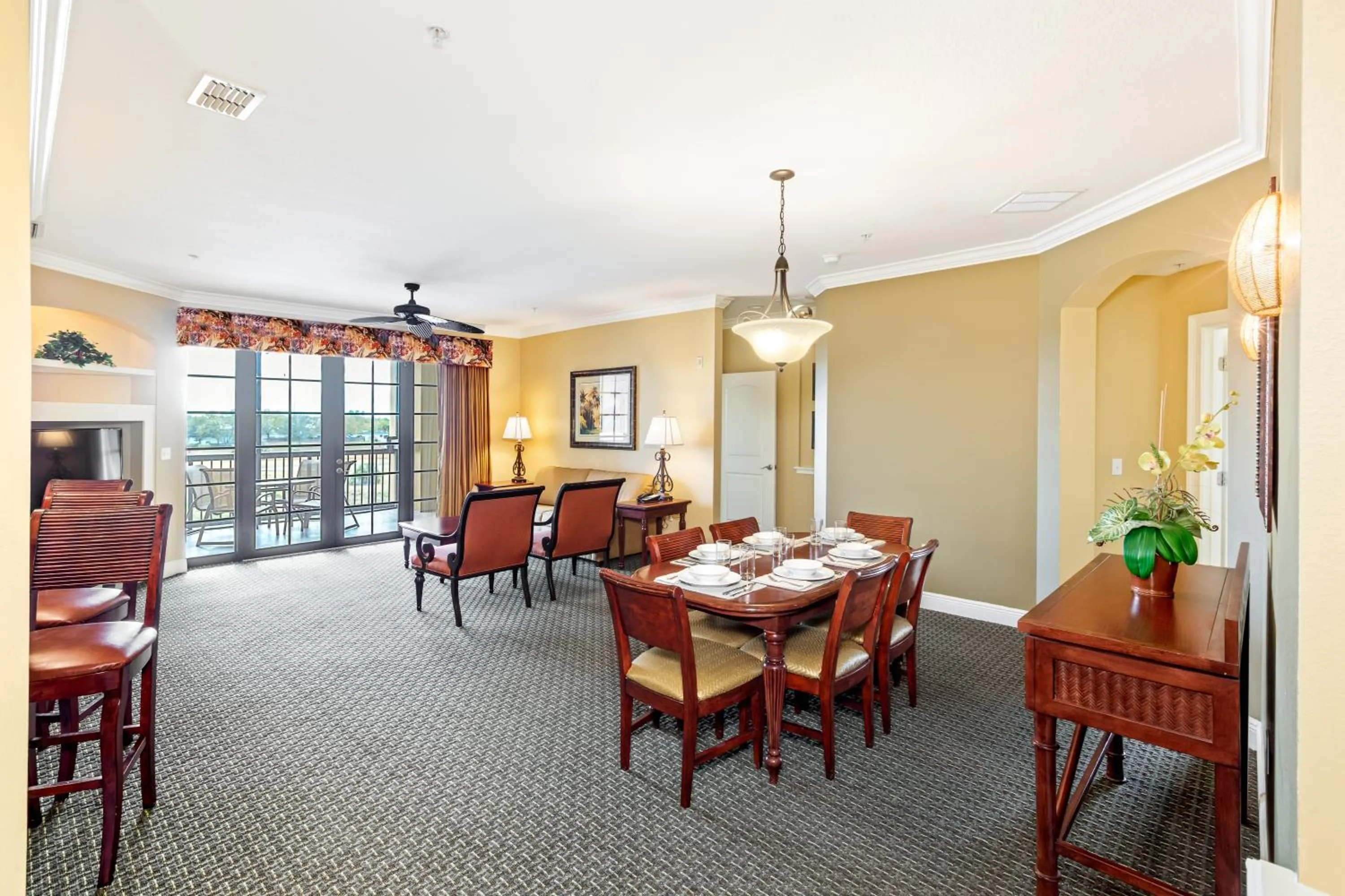 Dining area in The Berkley, Orlando
