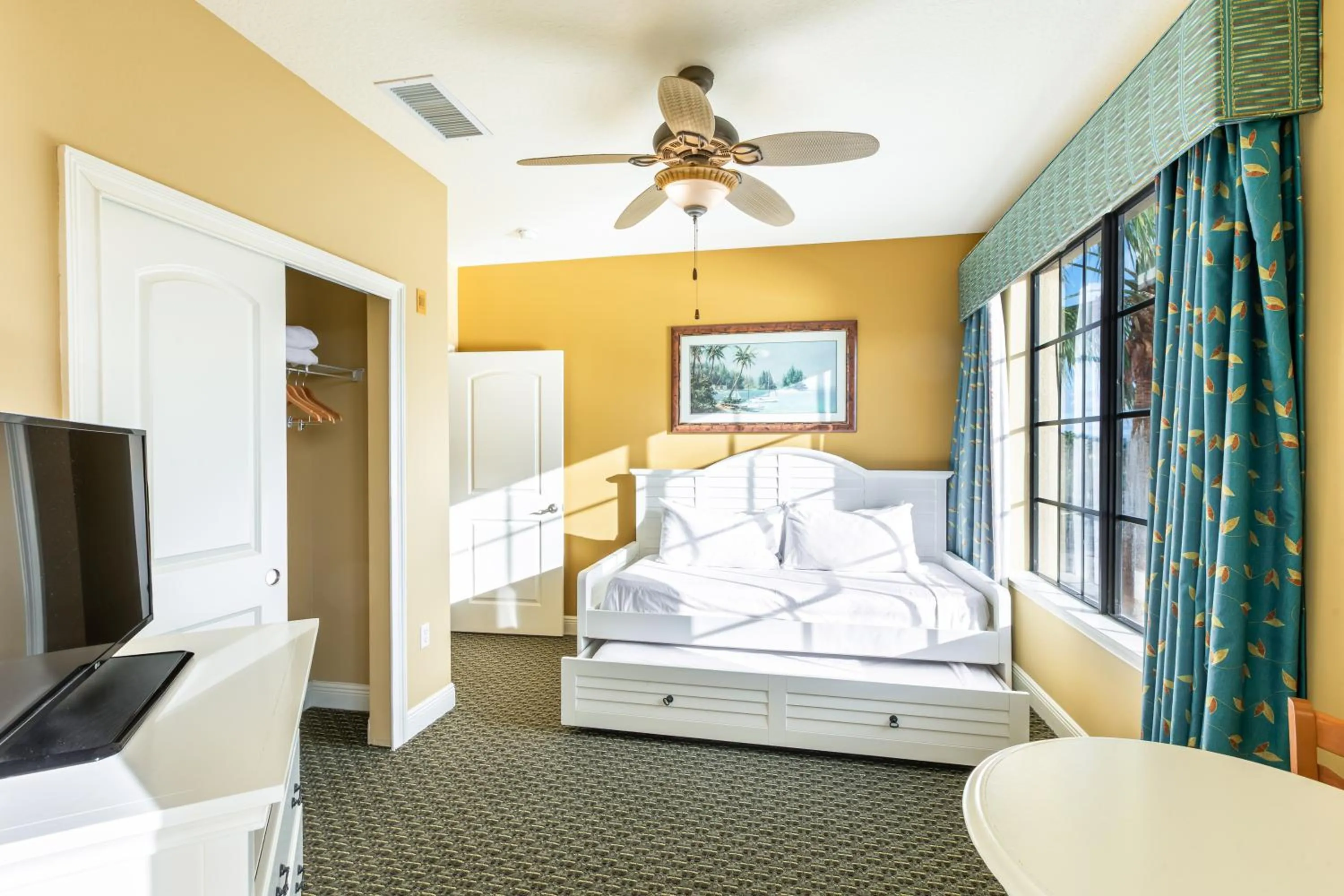 Bedroom, Bed in The Berkley, Orlando