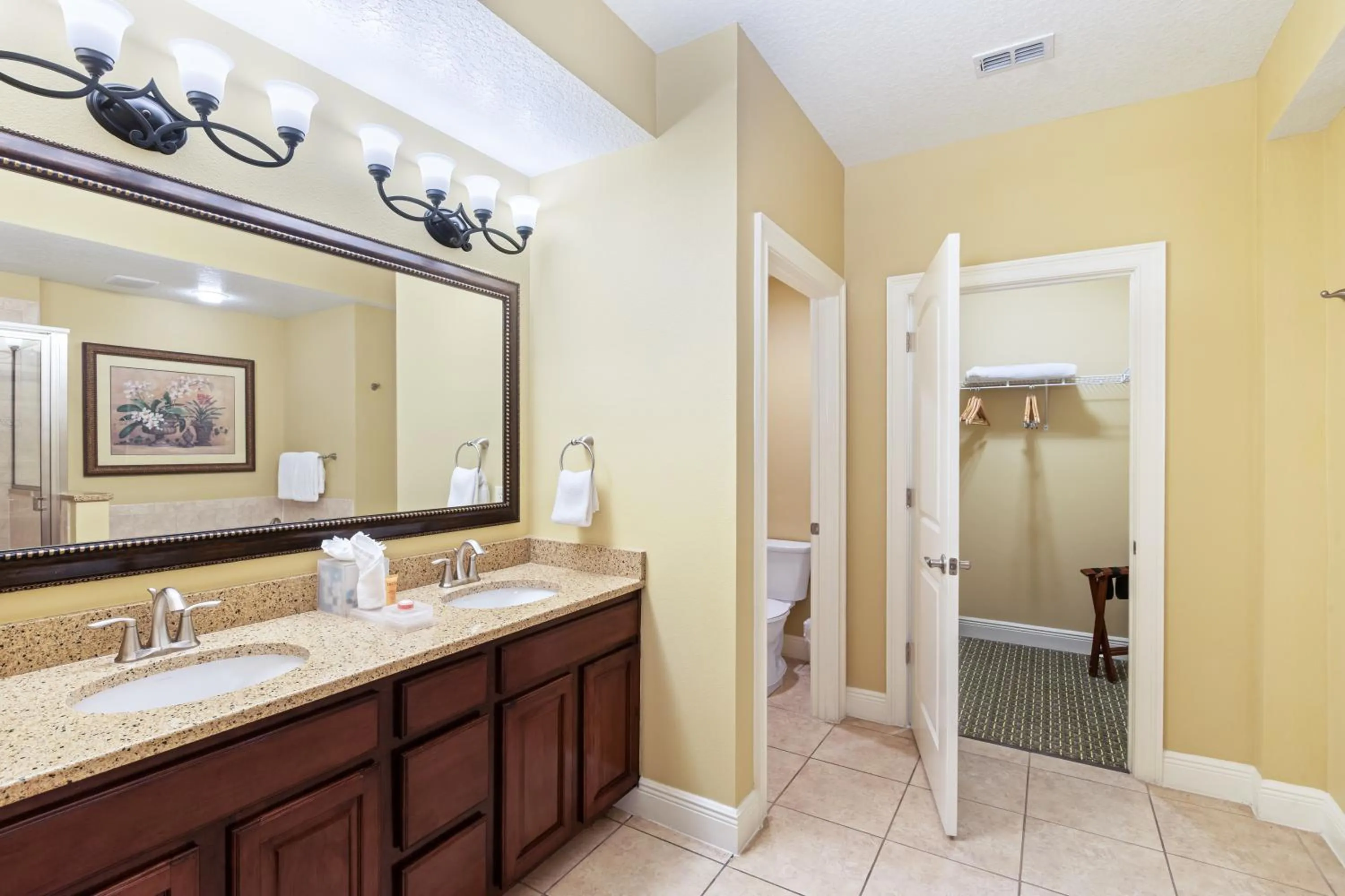 Bathroom in The Berkley, Orlando