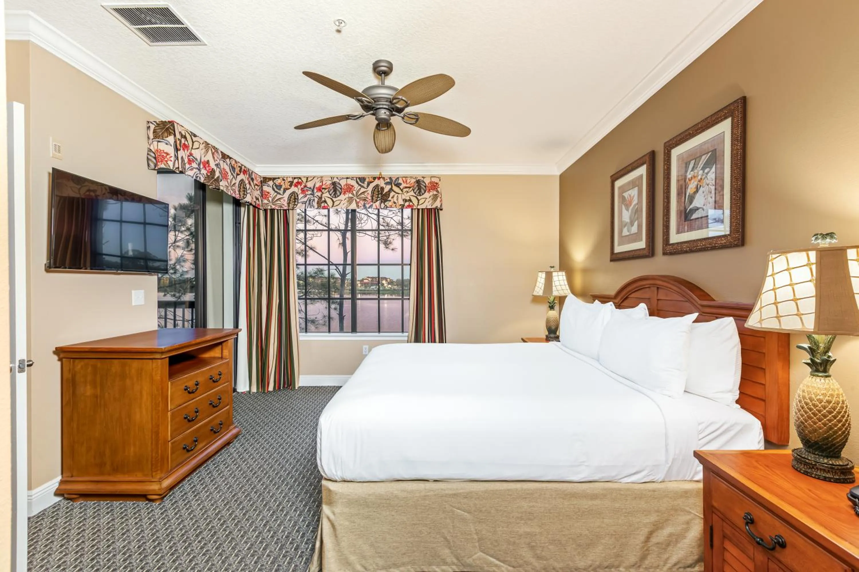 Bedroom, Bed in The Berkley, Orlando