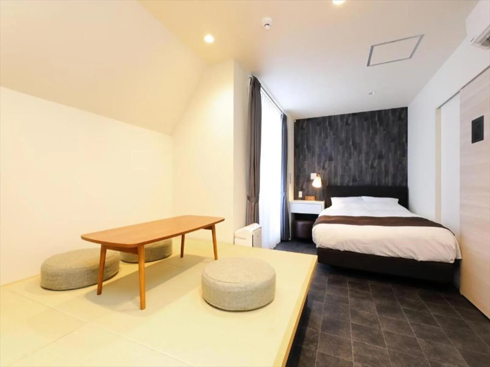 Photo of the whole room, Bed in CHA-AN HOTEL UENO
