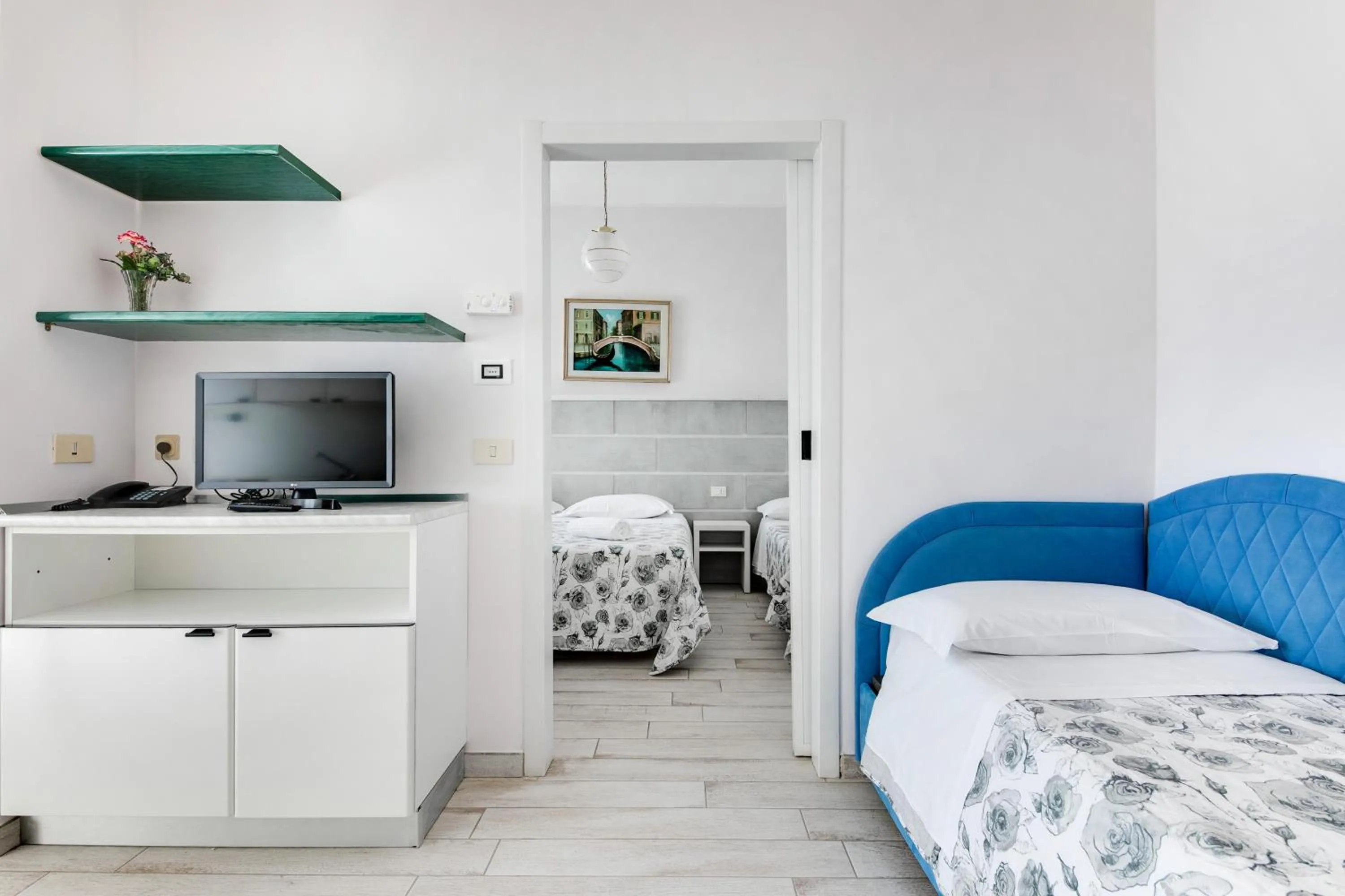 TV and multimedia, Bed in Residence Hotel Amalfi