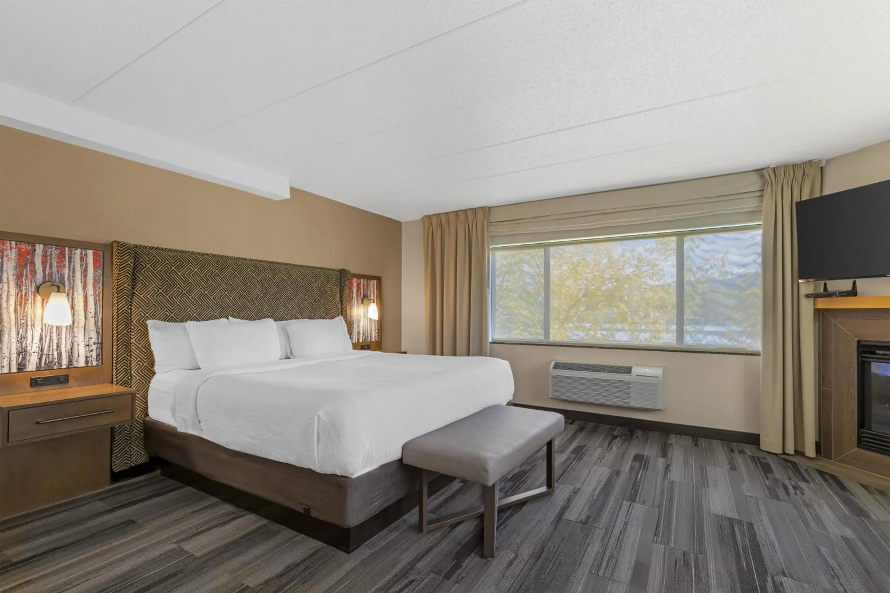 Bedroom, Bed in Best Western Plus McCall Lodge and Suites