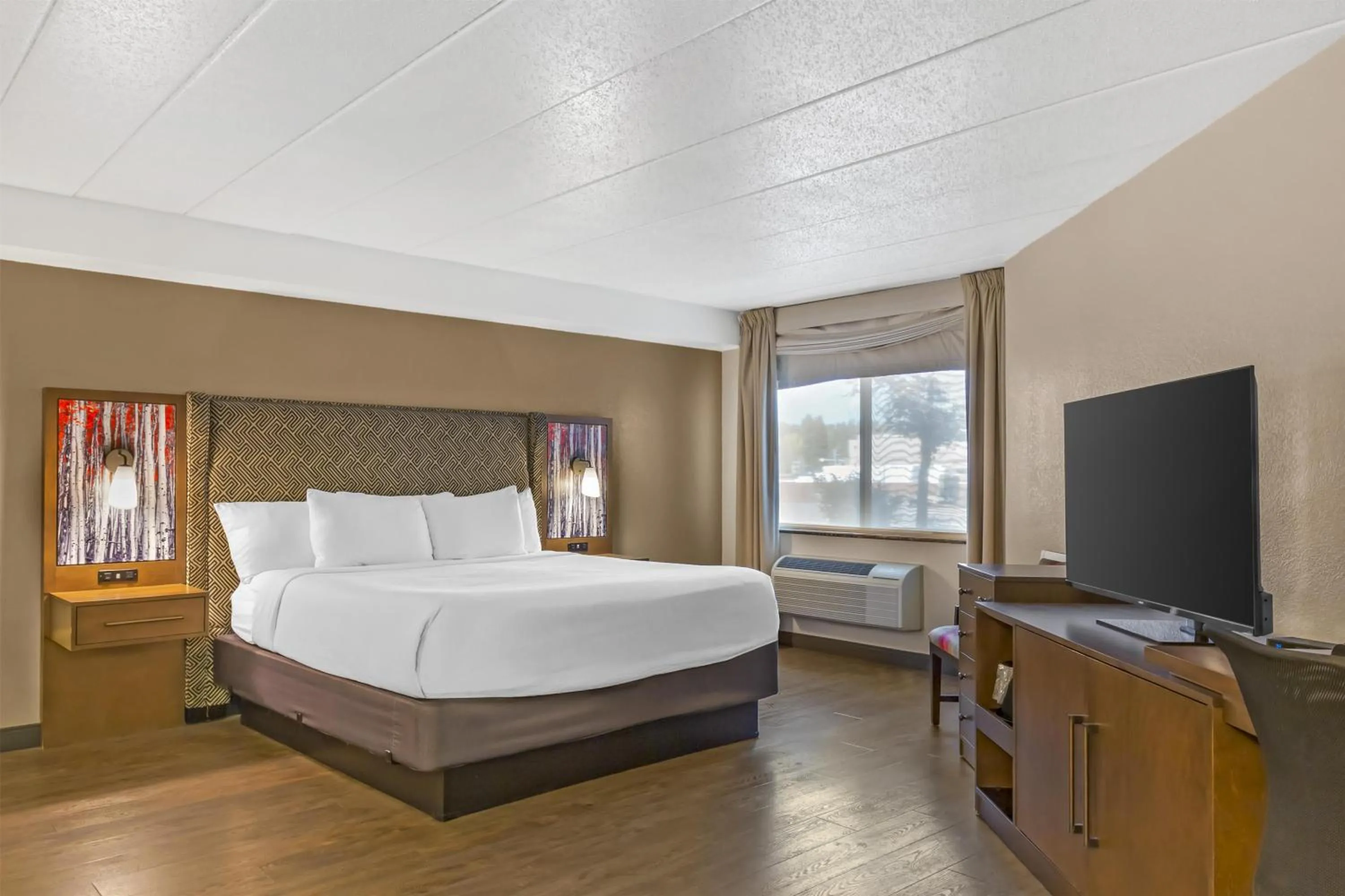 Bedroom, Bed in Best Western Plus McCall Lodge and Suites