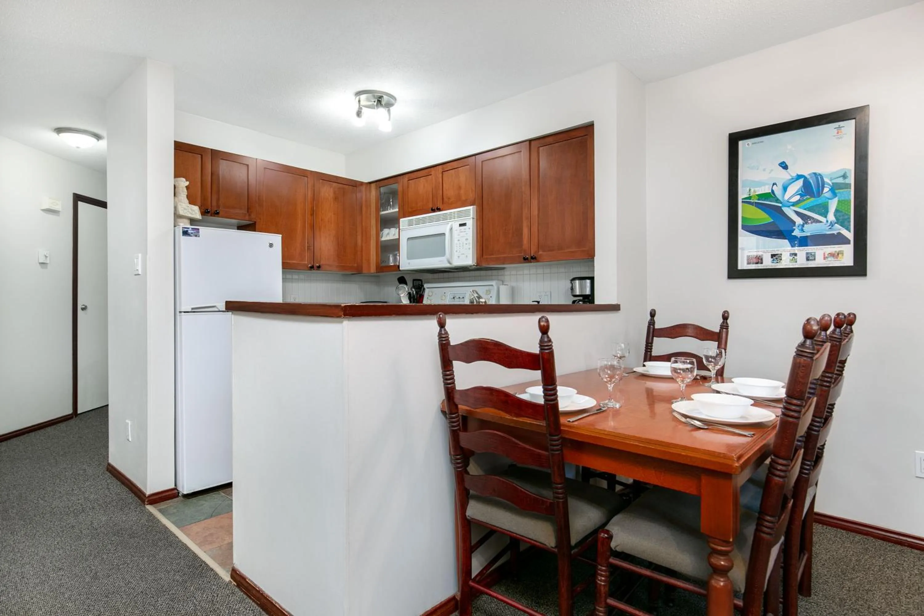 Kitchen or kitchenette in Glaciers Reach by Allseason Vacation Rentals