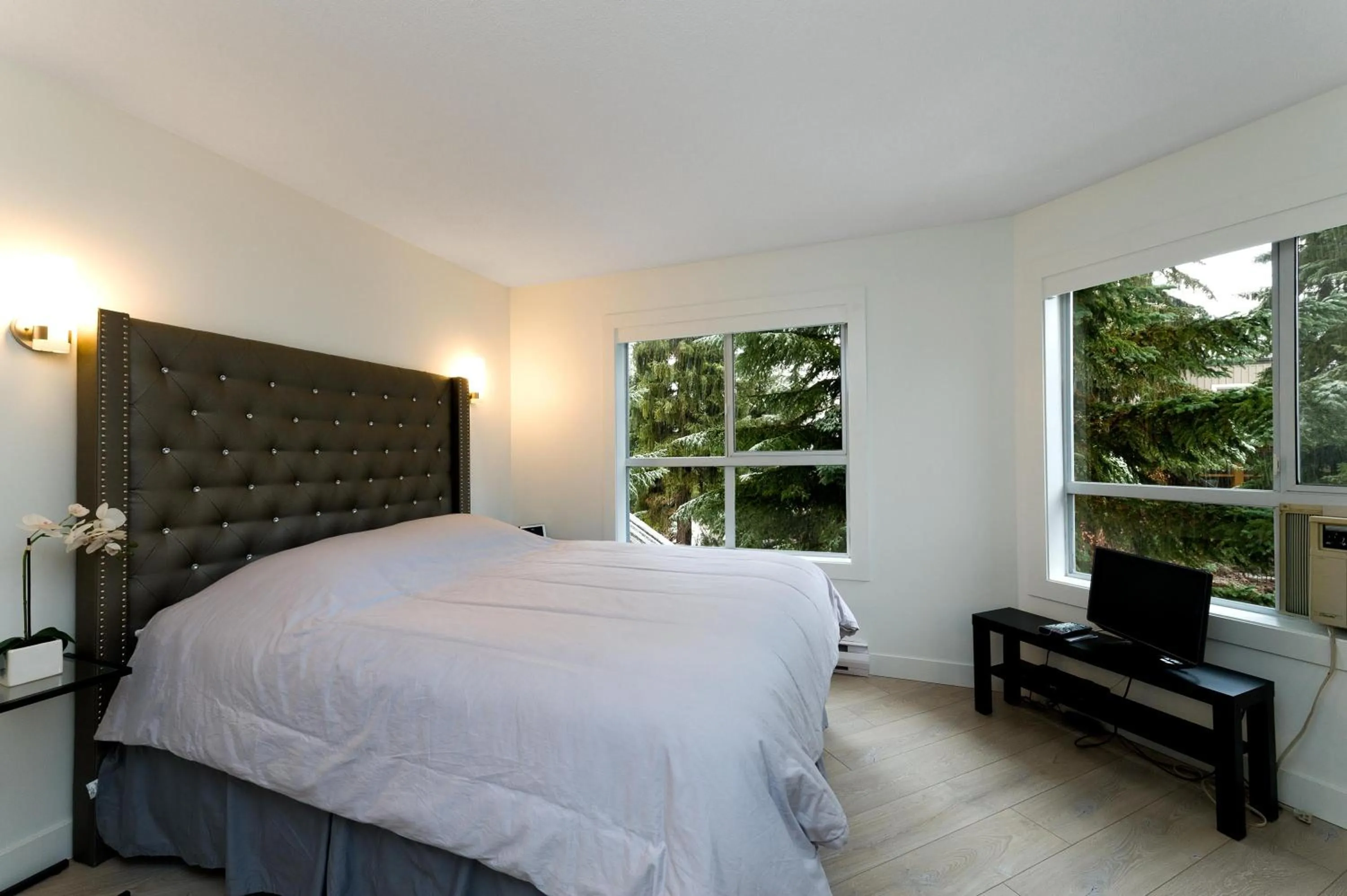 Bedroom, Bed in Glaciers Reach by Allseason Vacation Rentals
