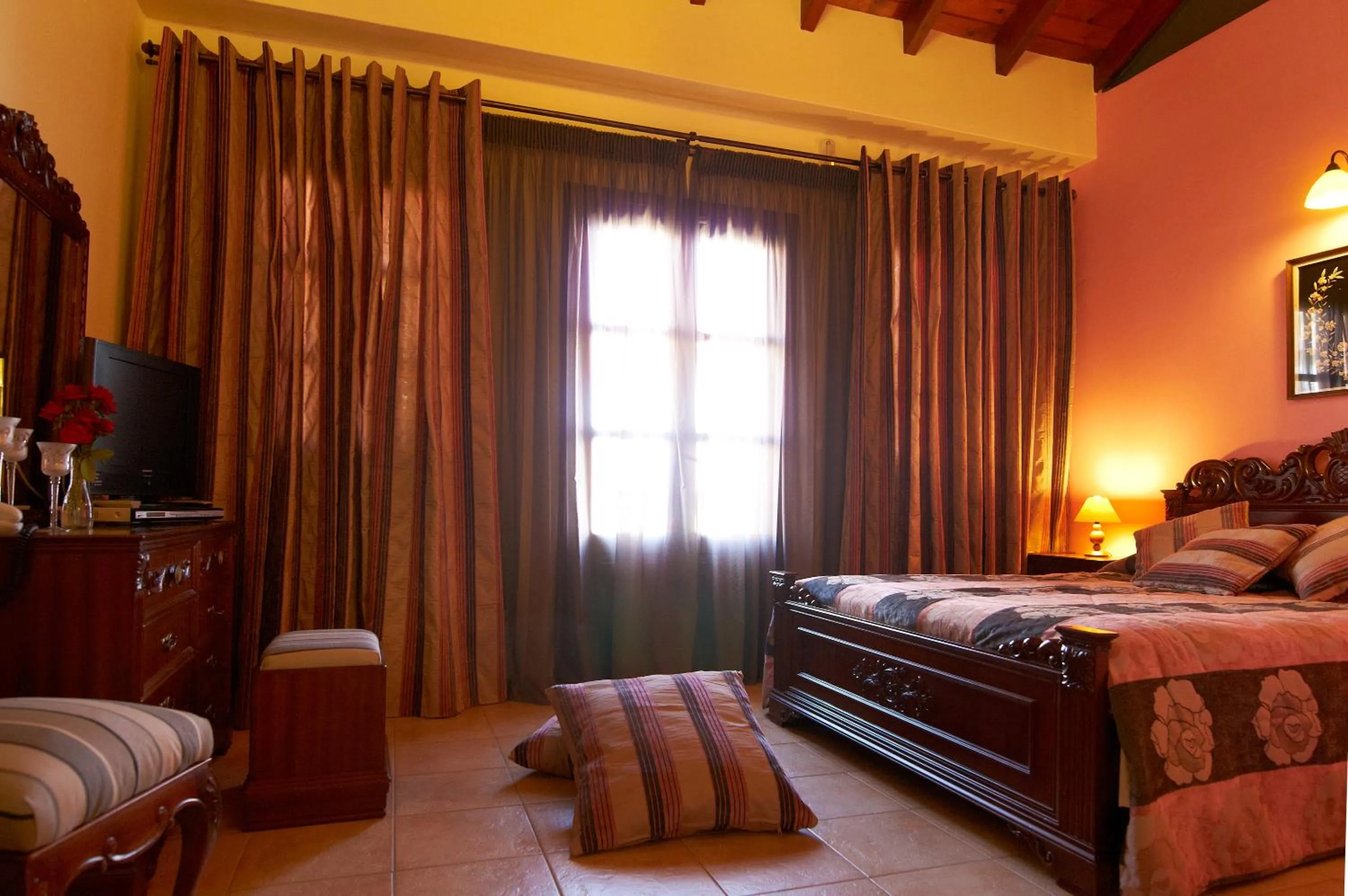 Bedroom, Bed in Iapetos Village