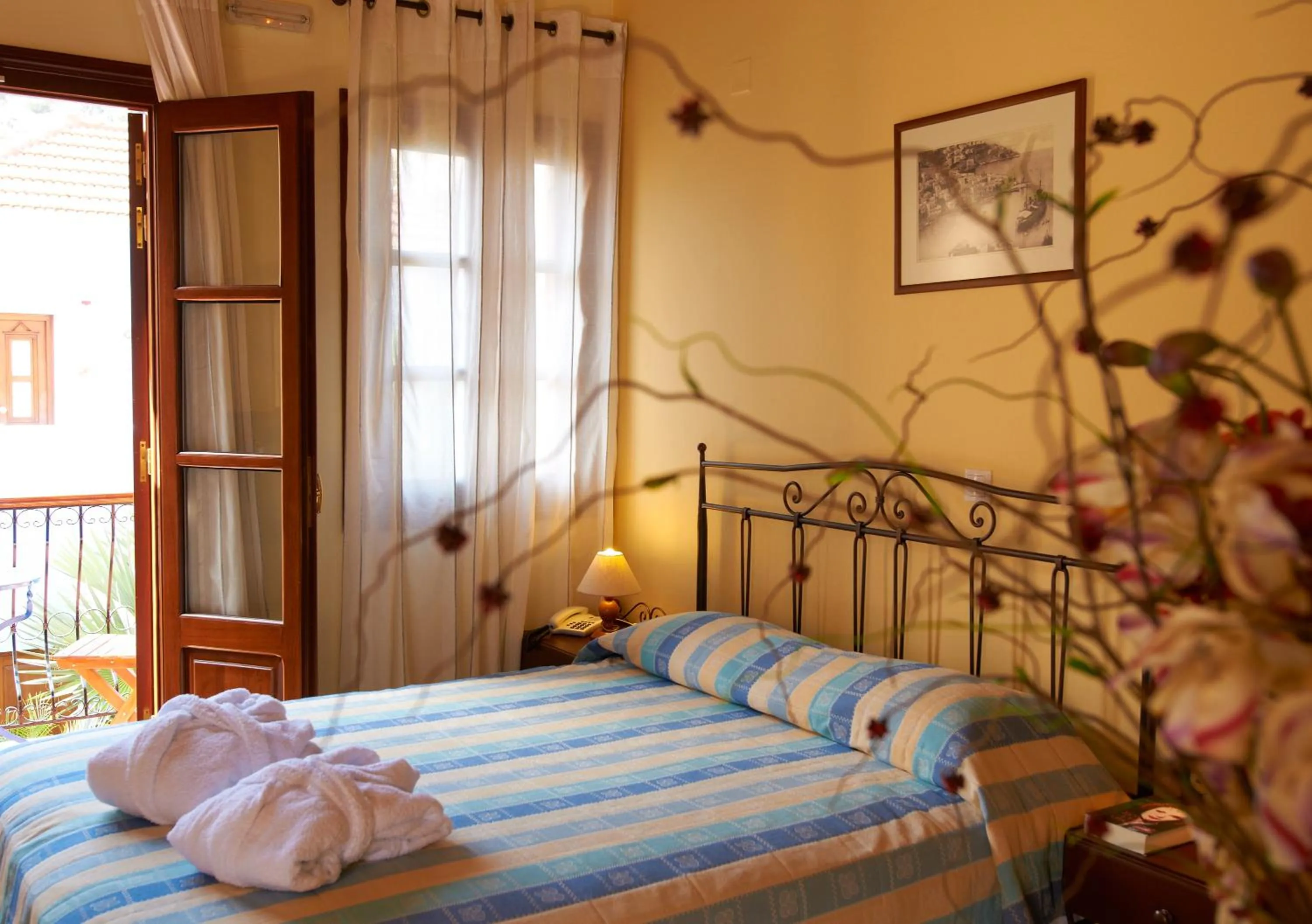 Bedroom, Bed in Iapetos Village
