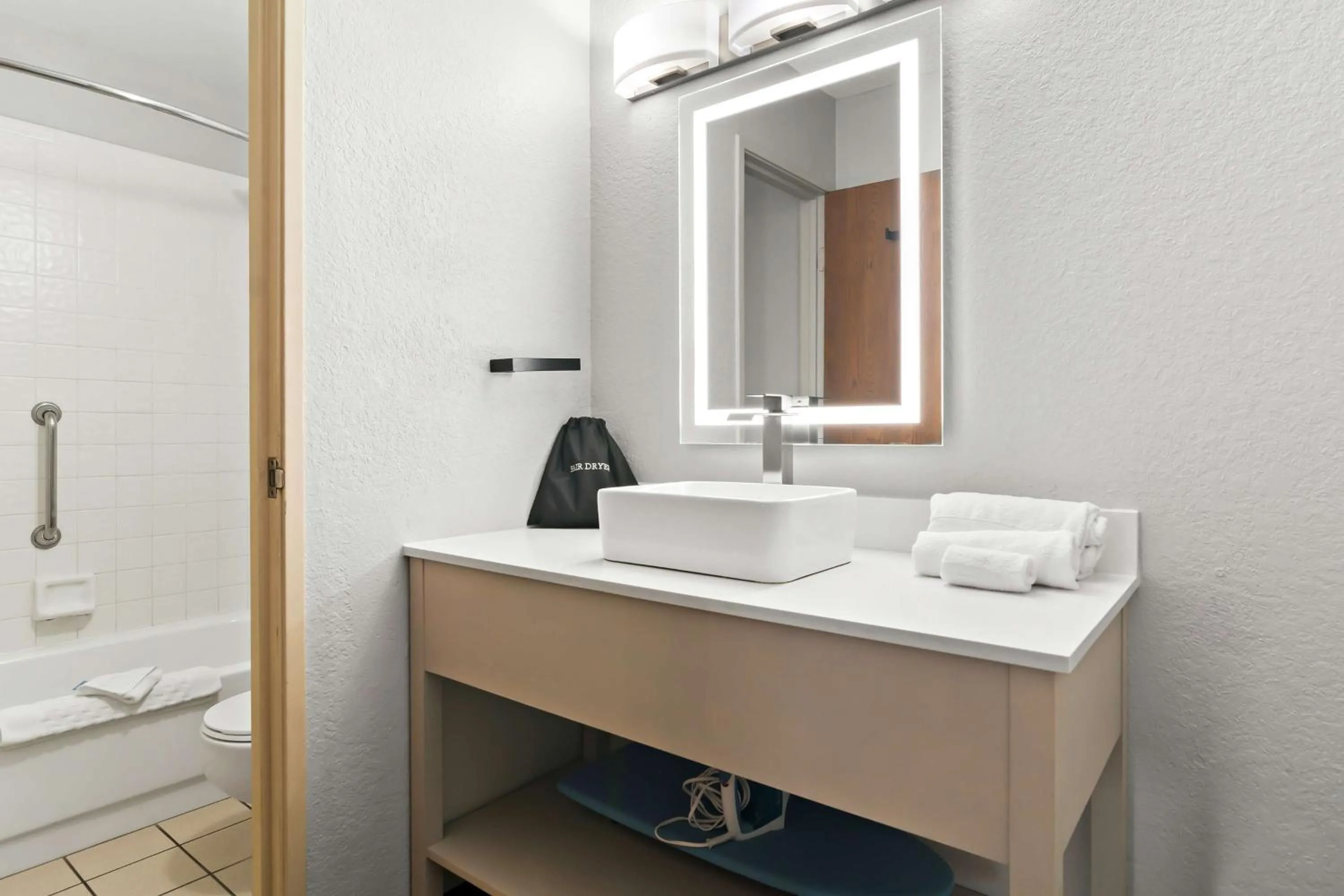 Bathroom in Best Western The Oasis at Joplin