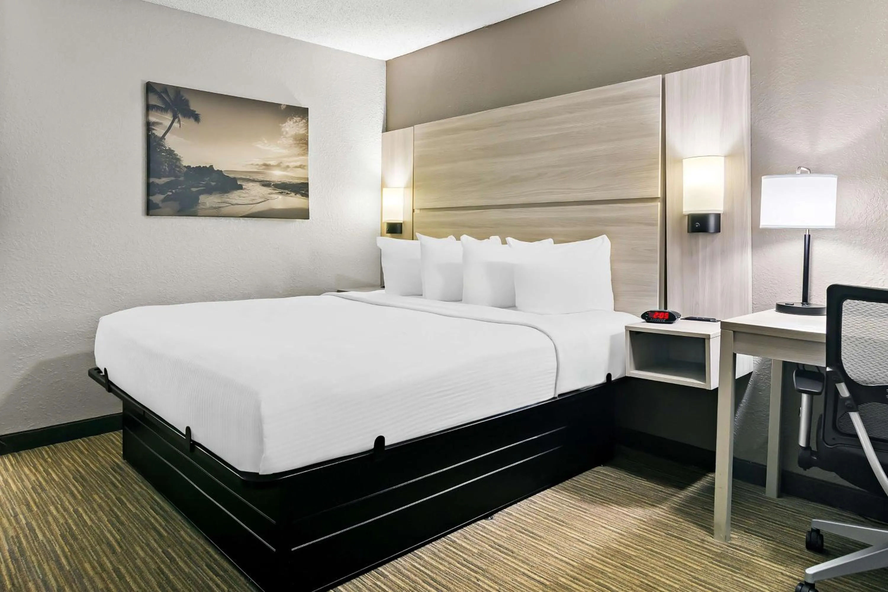 Bedroom, Bed in Best Western The Oasis at Joplin