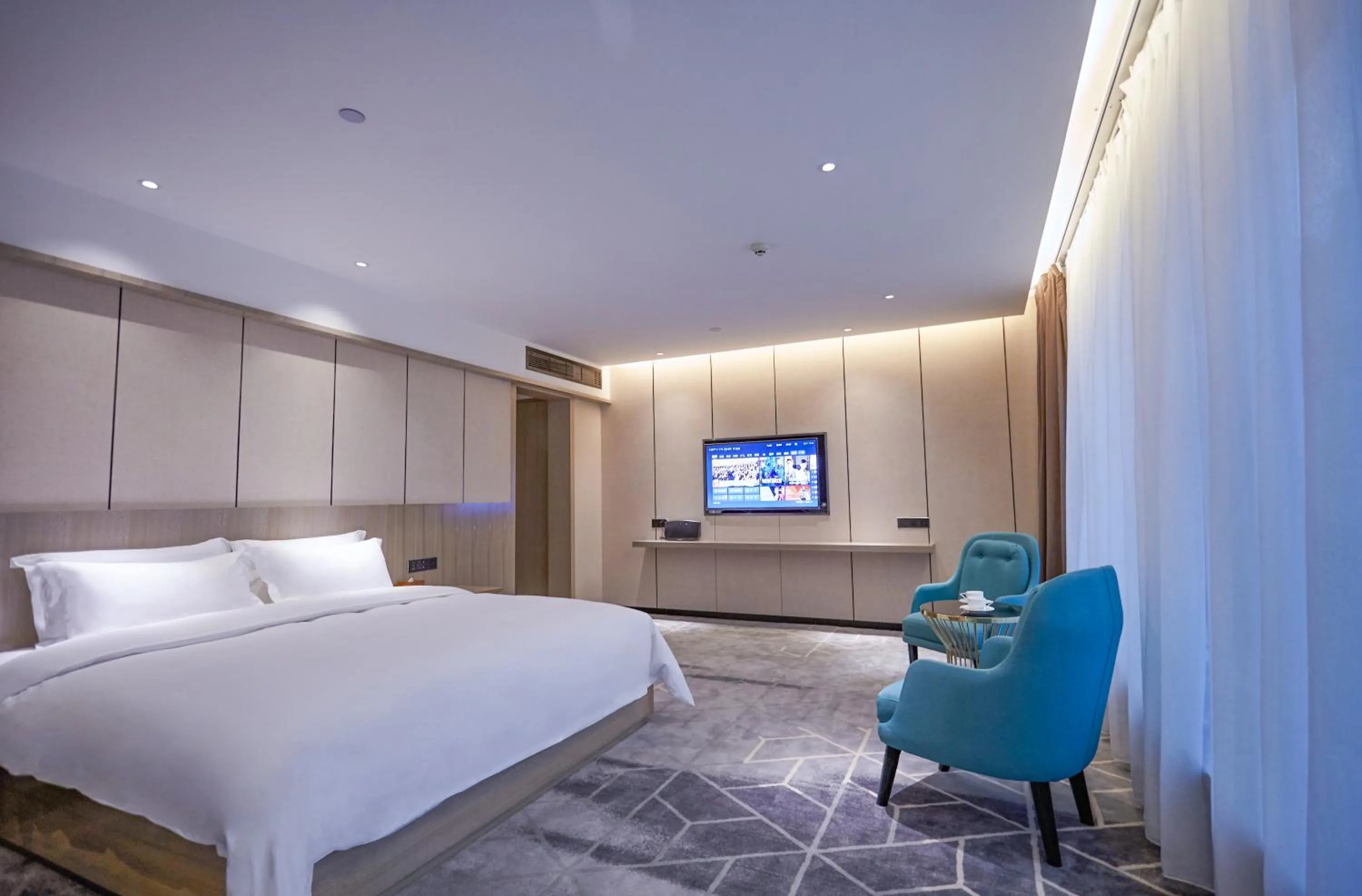 TV and multimedia, Bed in Paco Hotel Guangzhou Baiyun Airport Liantang Metro