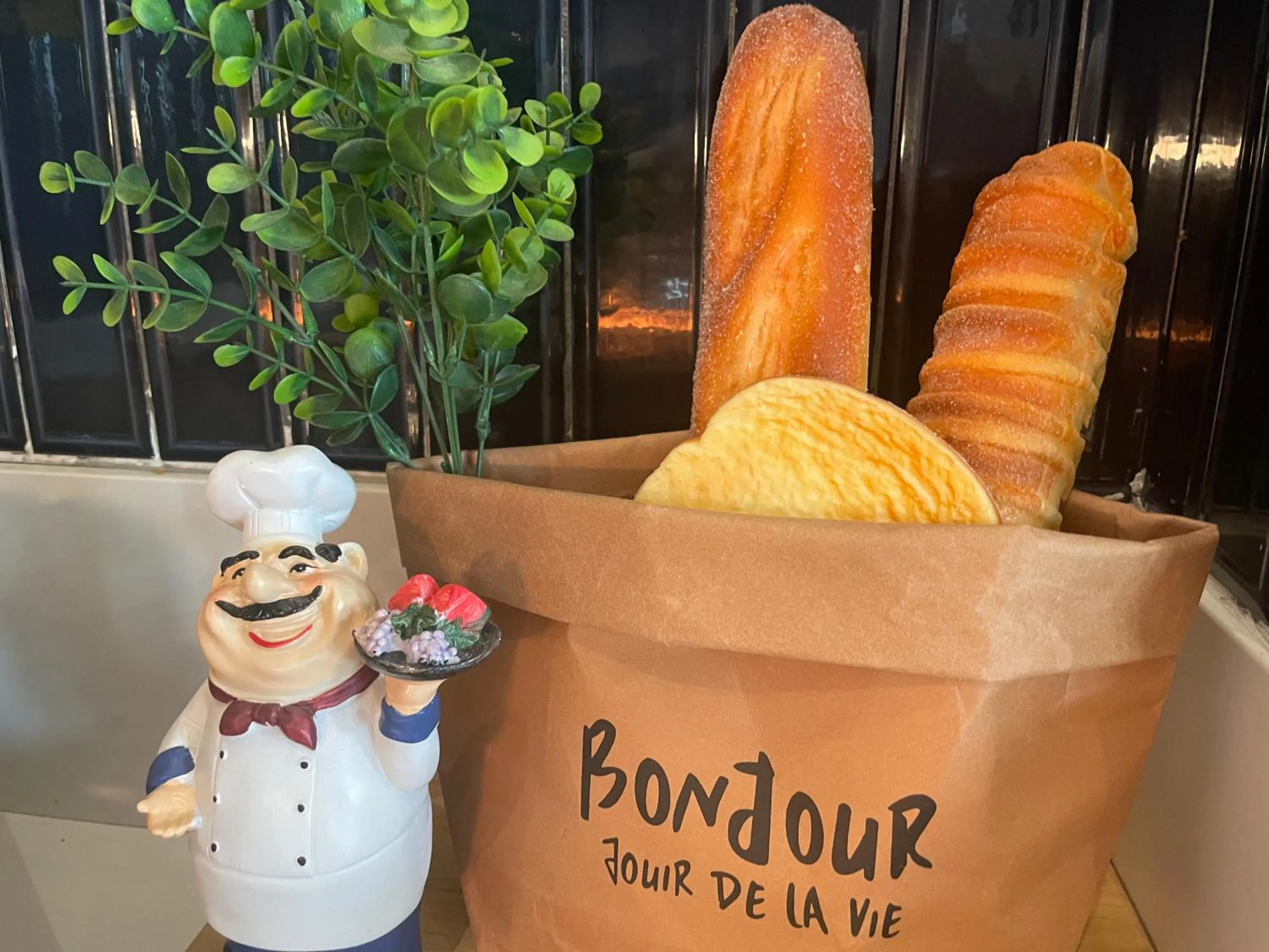 Restaurant/places to eat in Paco Hotel Guangzhou Baiyun Airport Liantang Metro