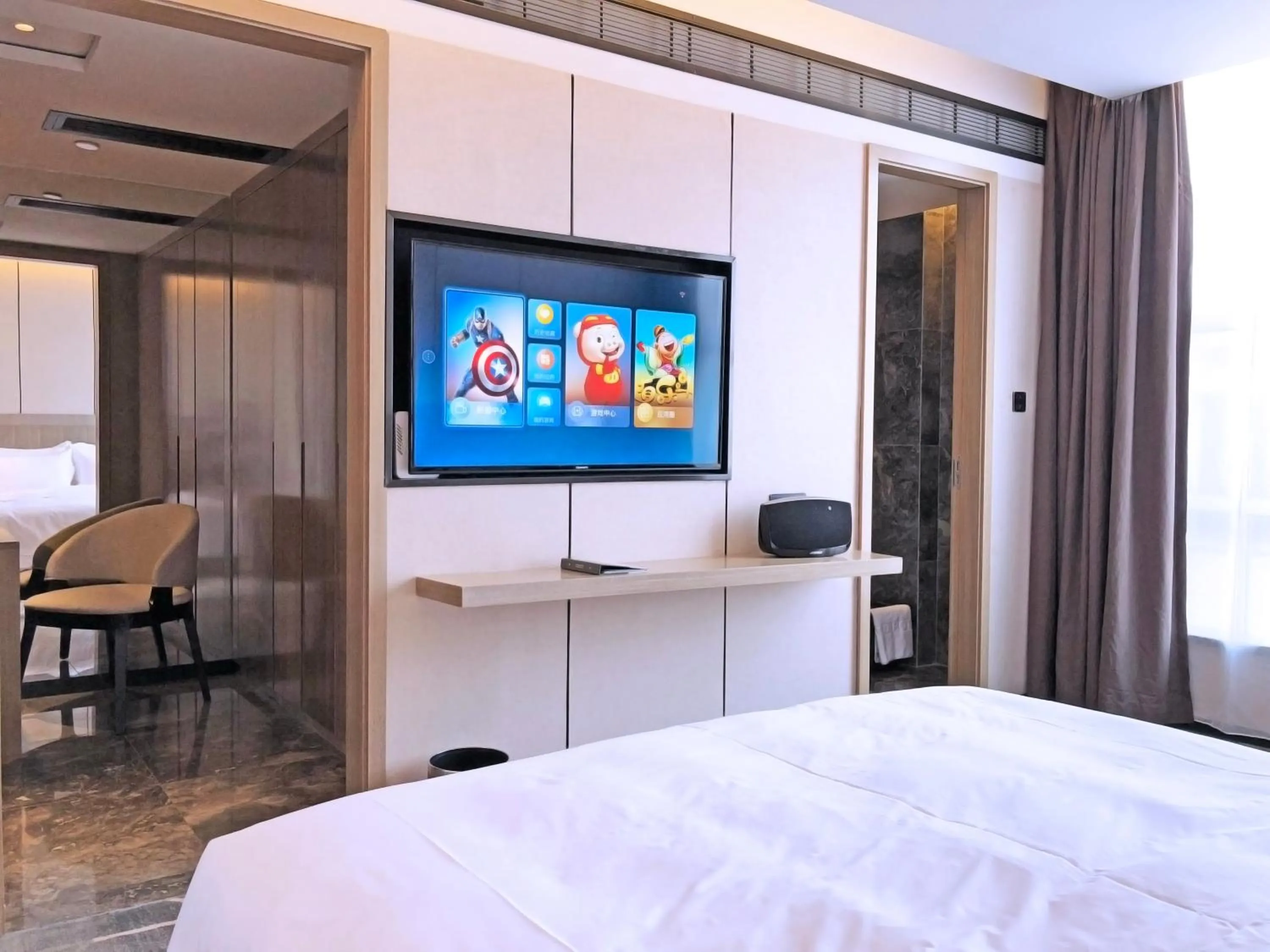 TV and multimedia, Bed in Paco Hotel Guangzhou Baiyun Airport Liantang Metro
