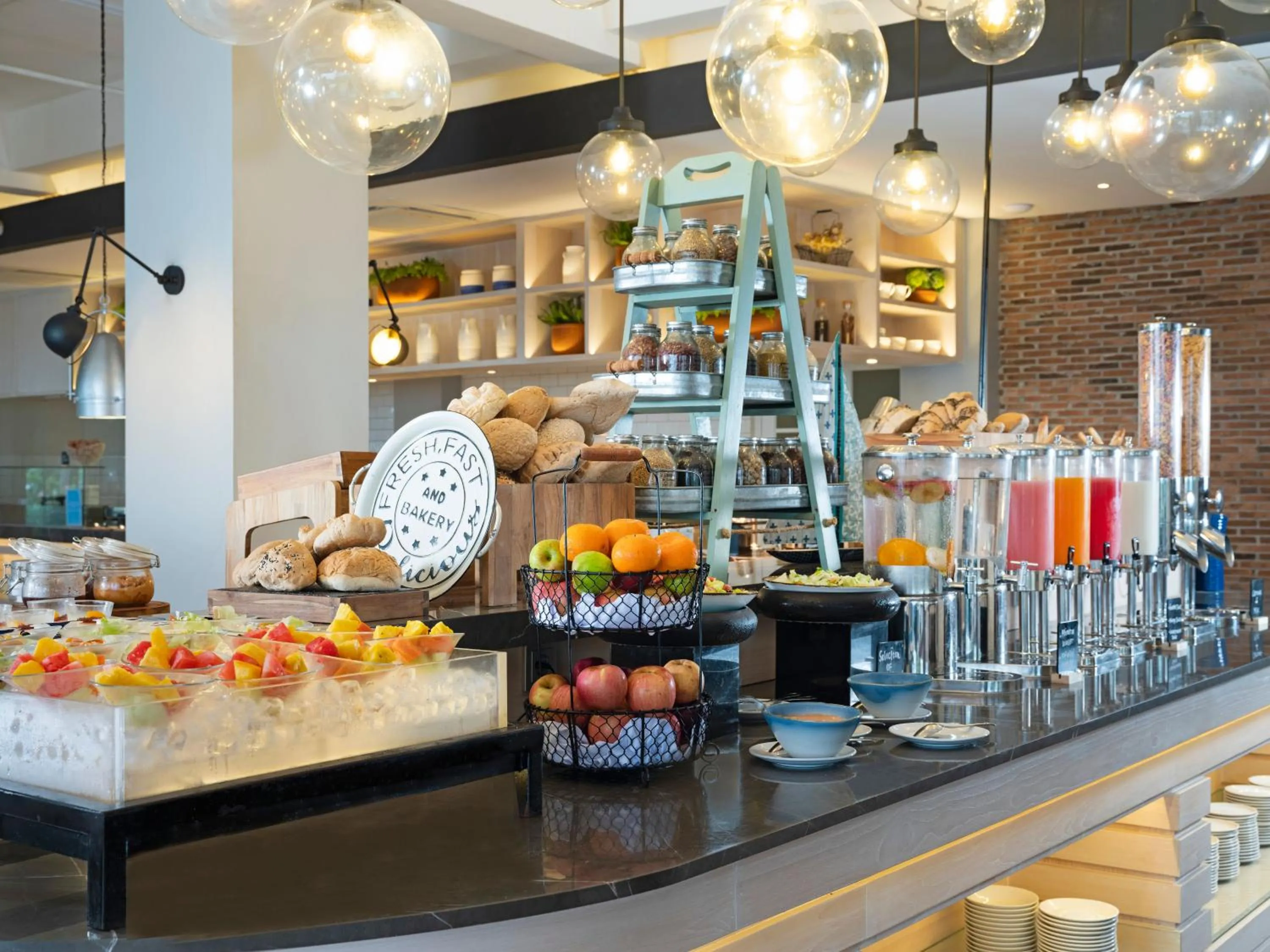 Restaurant/places to eat in Novus Jiva Anyer