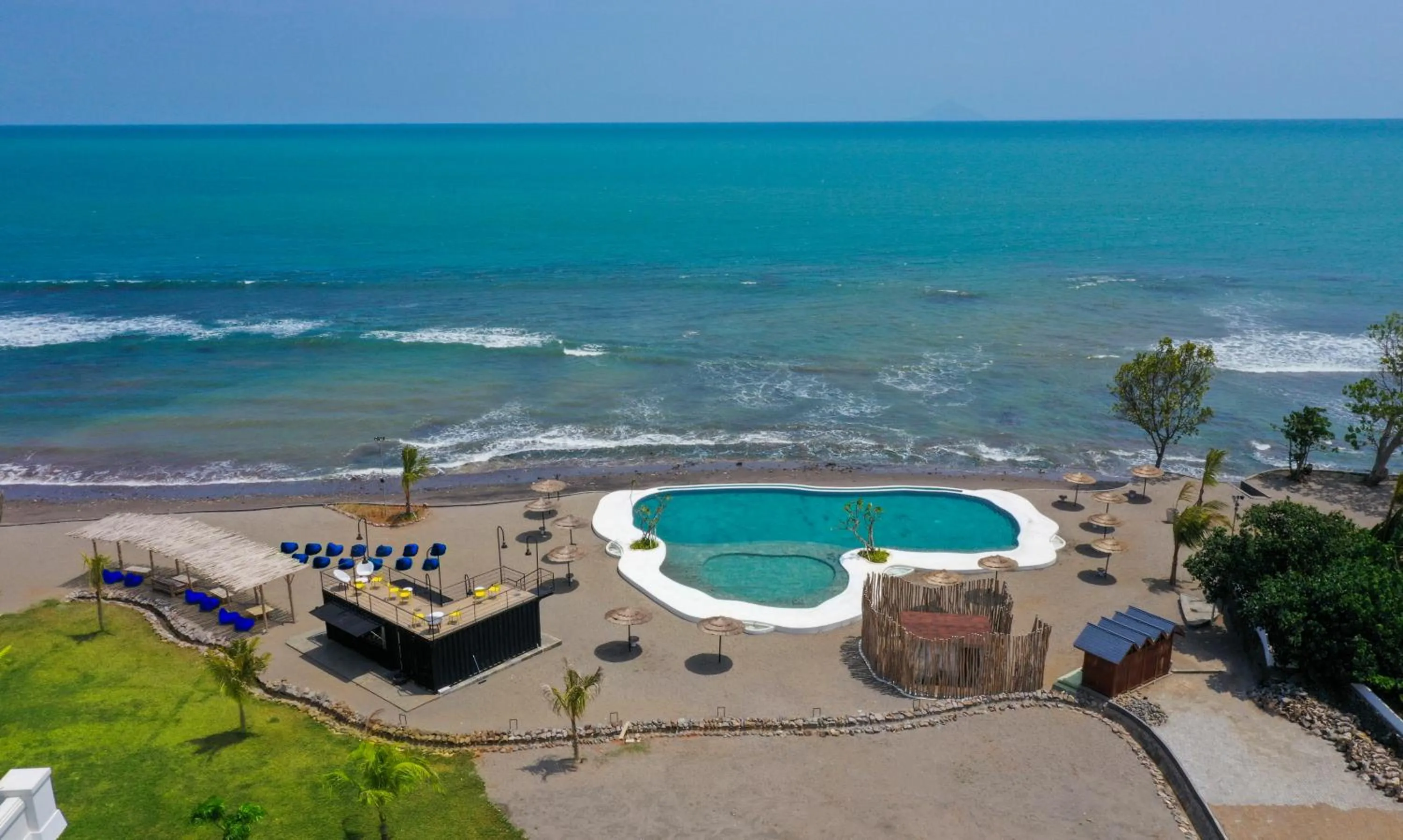 Beach in Novus Jiva Anyer