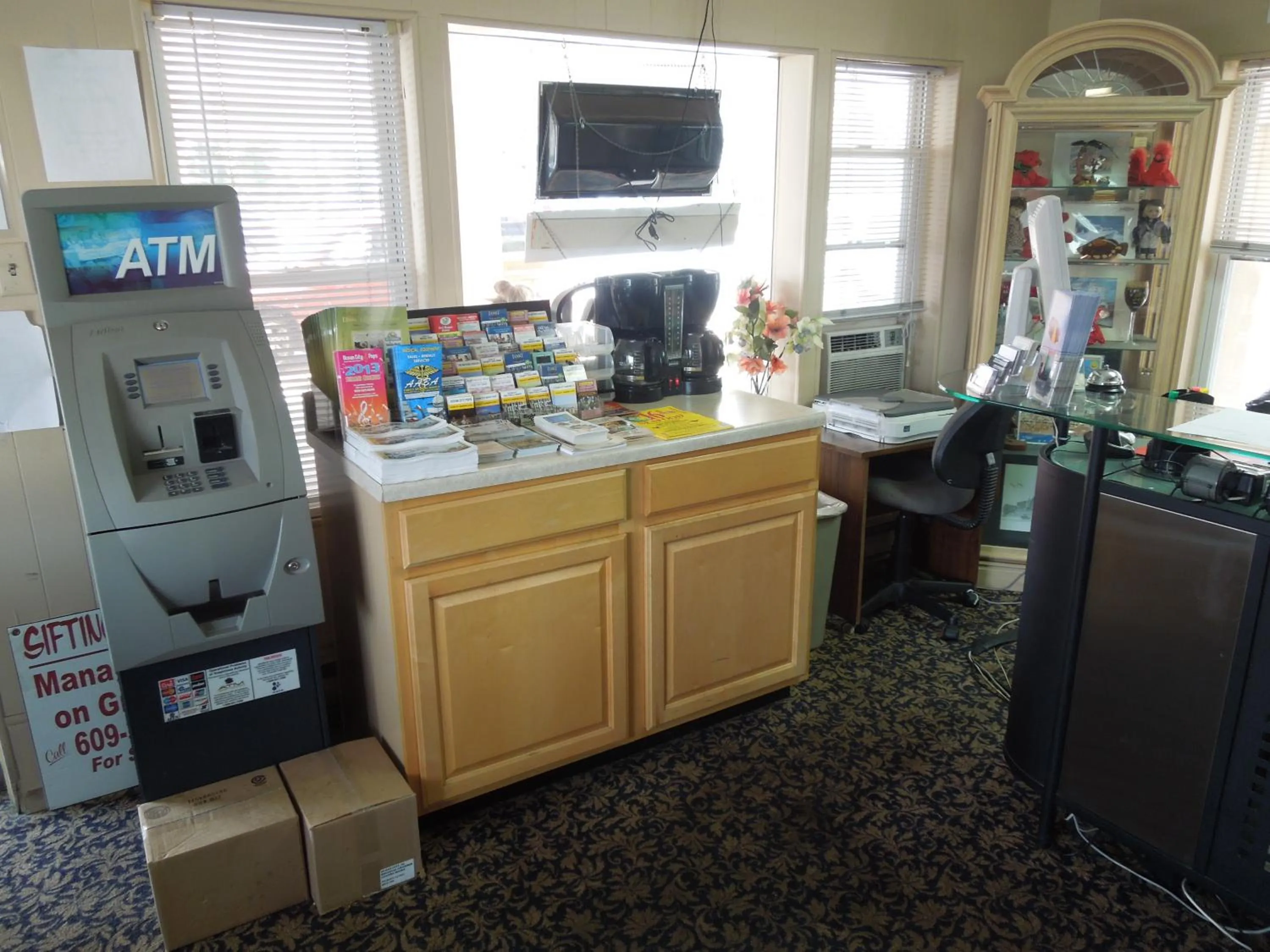 Lobby or reception in Sifting Sands Motel