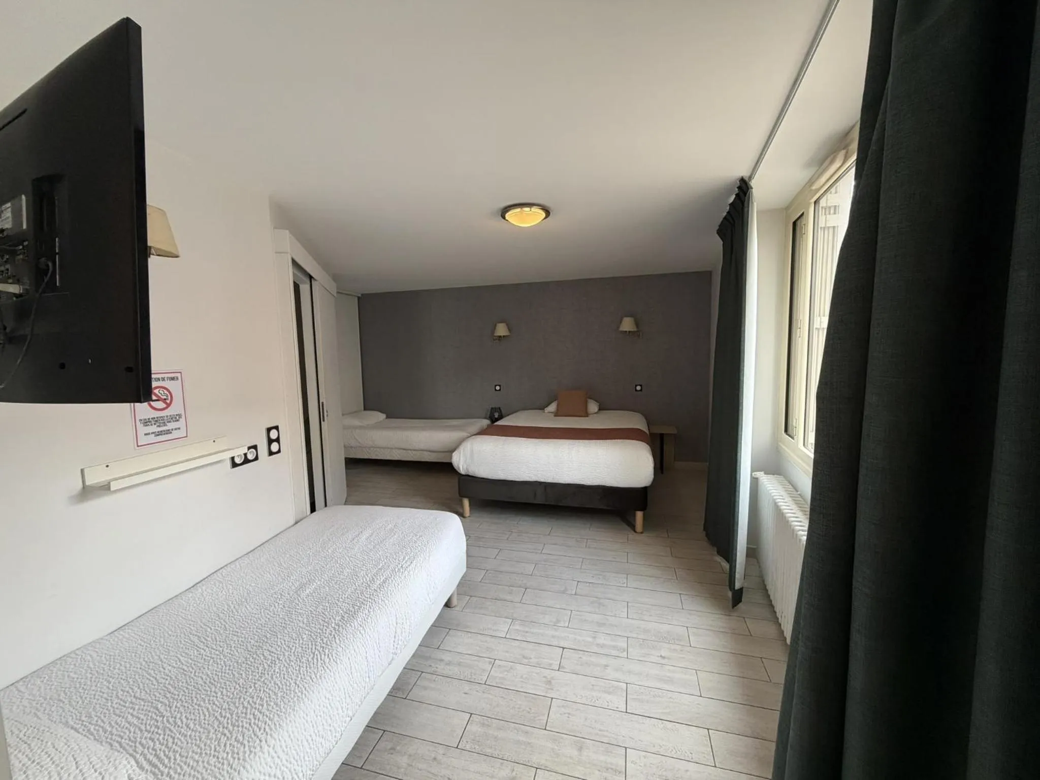 Bed in Contact Hôtel les Platanes Villeneuve sur Lot Centre