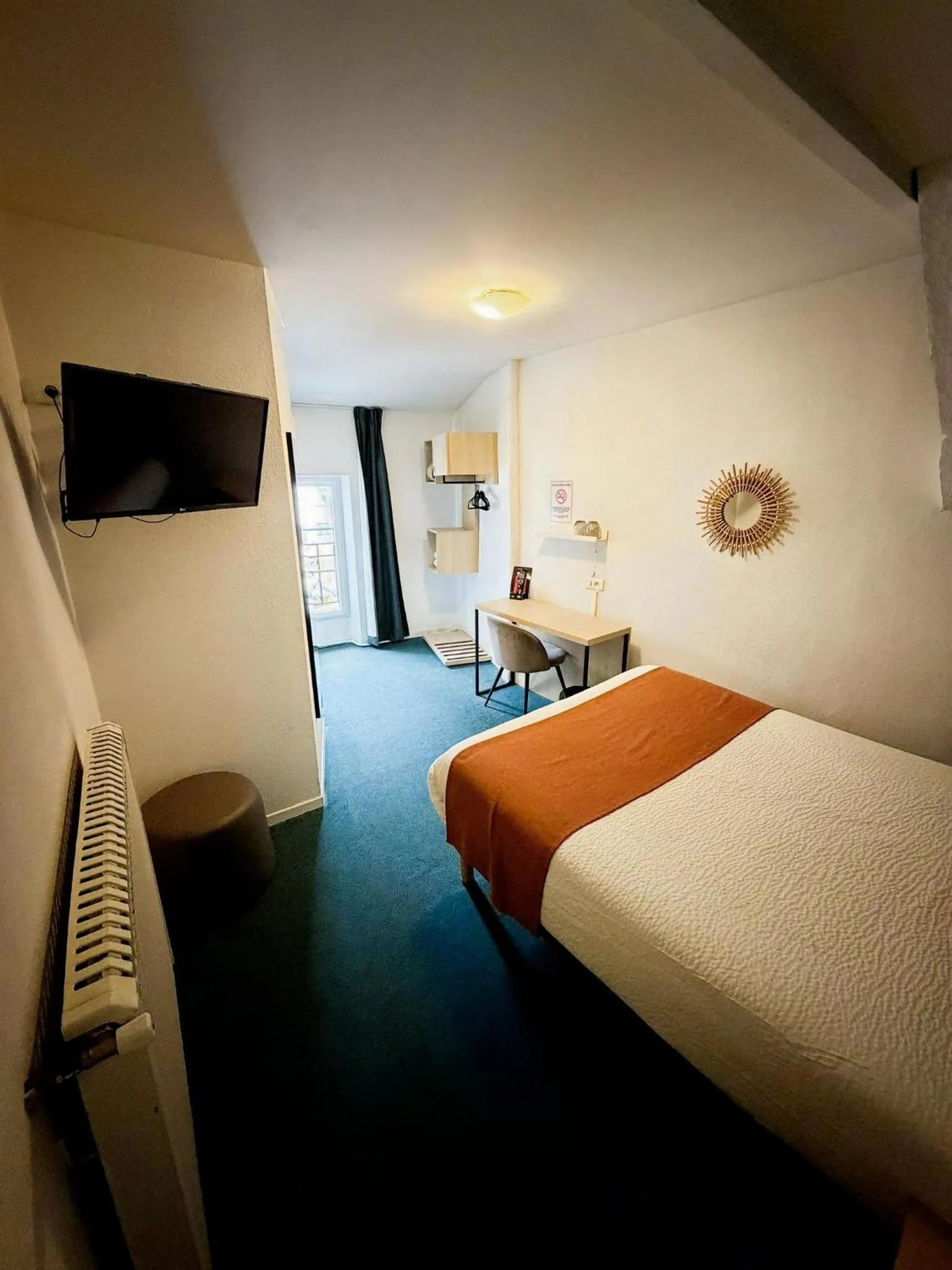 Bed in Contact Hôtel les Platanes Villeneuve sur Lot Centre