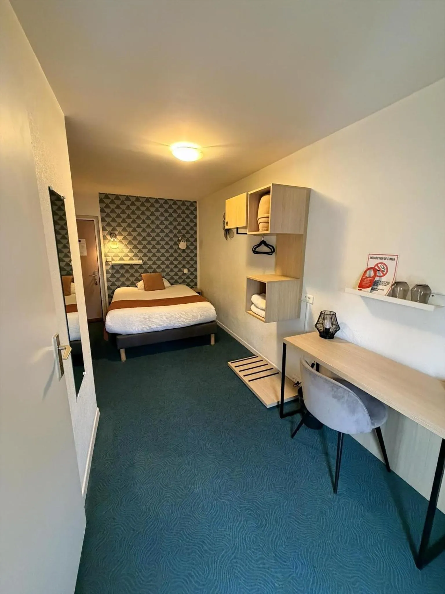 Bed in Contact Hôtel les Platanes Villeneuve sur Lot Centre