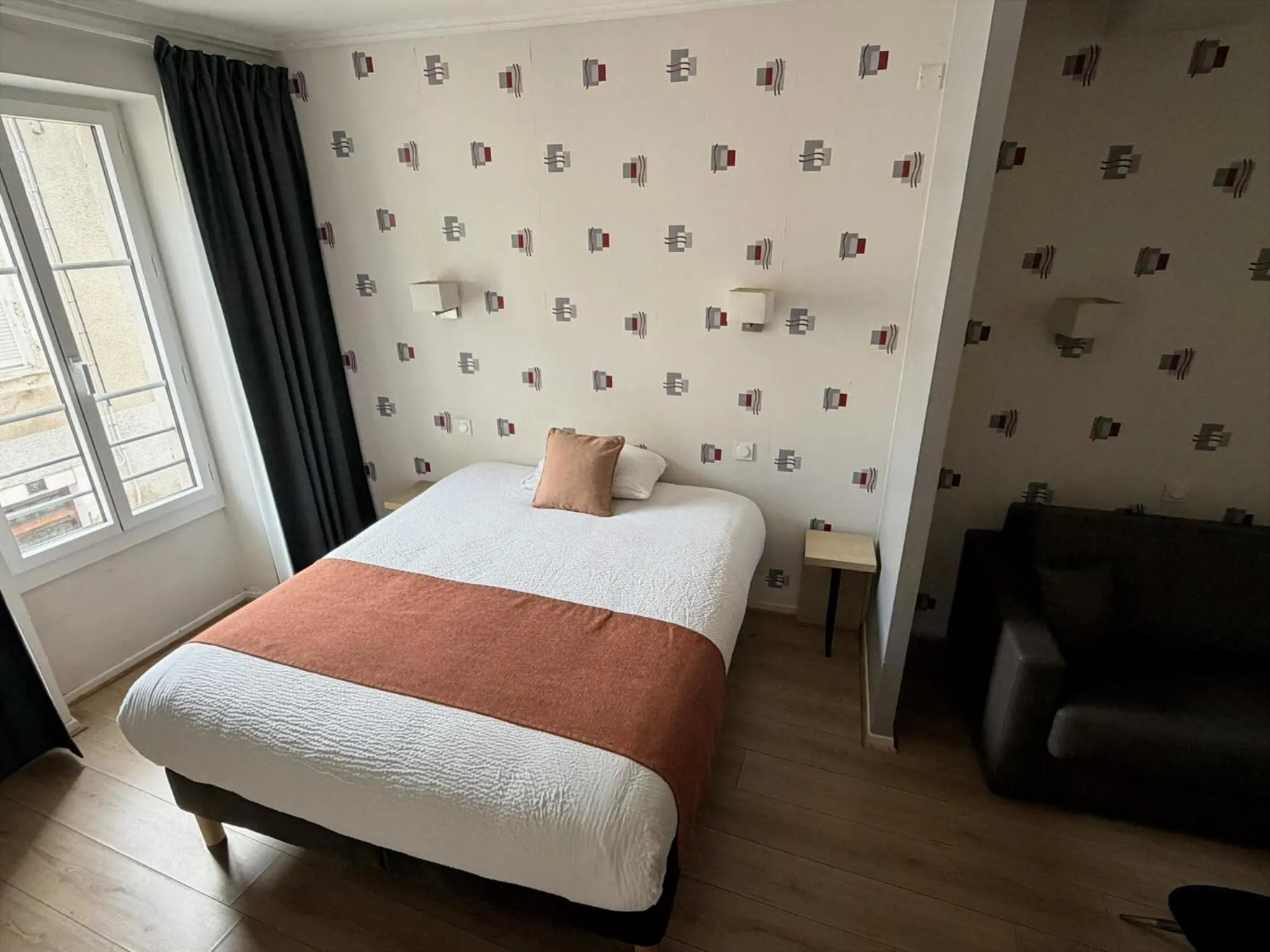 Bed in Contact Hôtel les Platanes Villeneuve sur Lot Centre