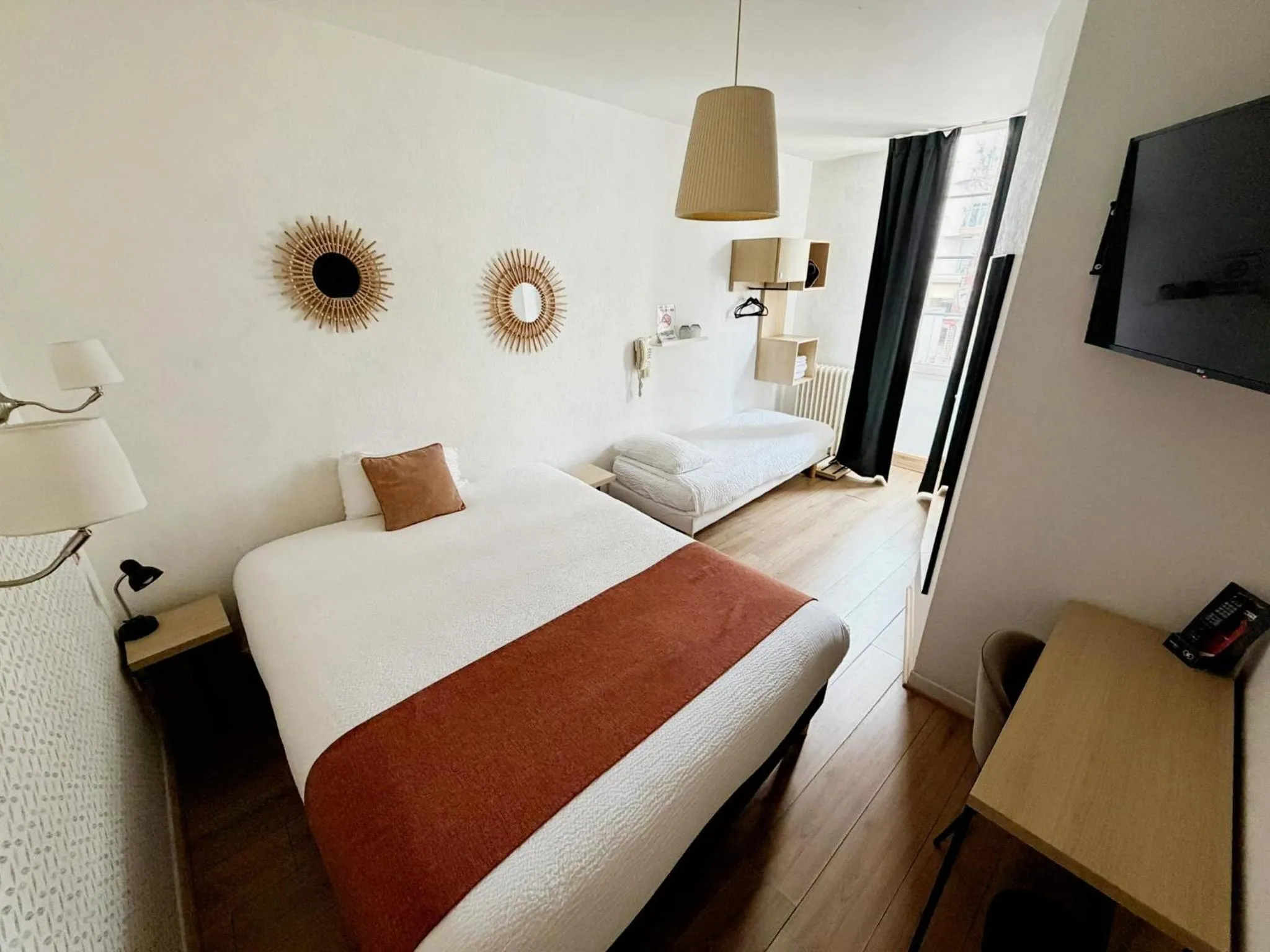 Contact Hôtel les Platanes Villeneuve sur Lot Centre