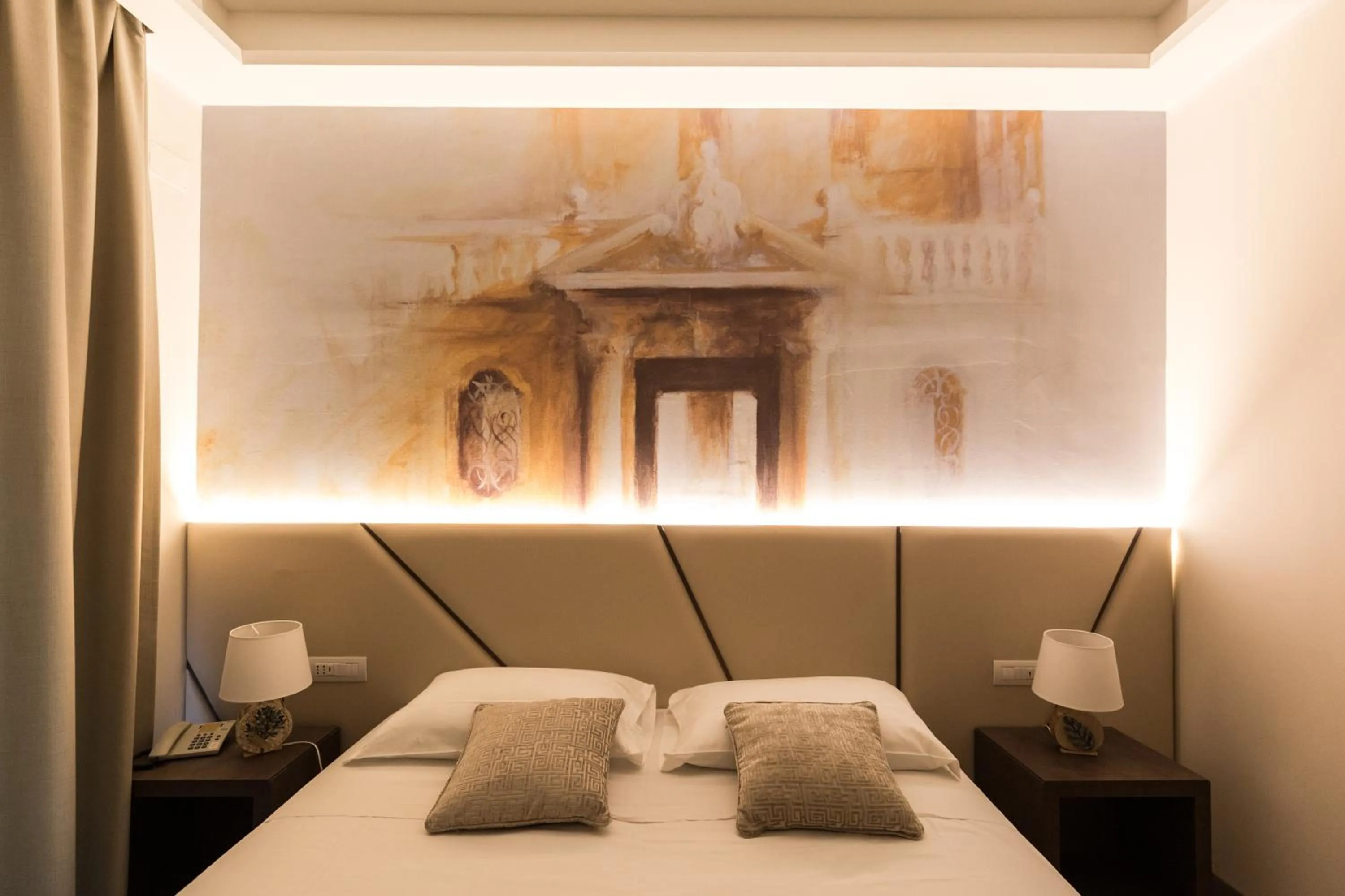 Decorative detail, Bed in Villa Cavalletti