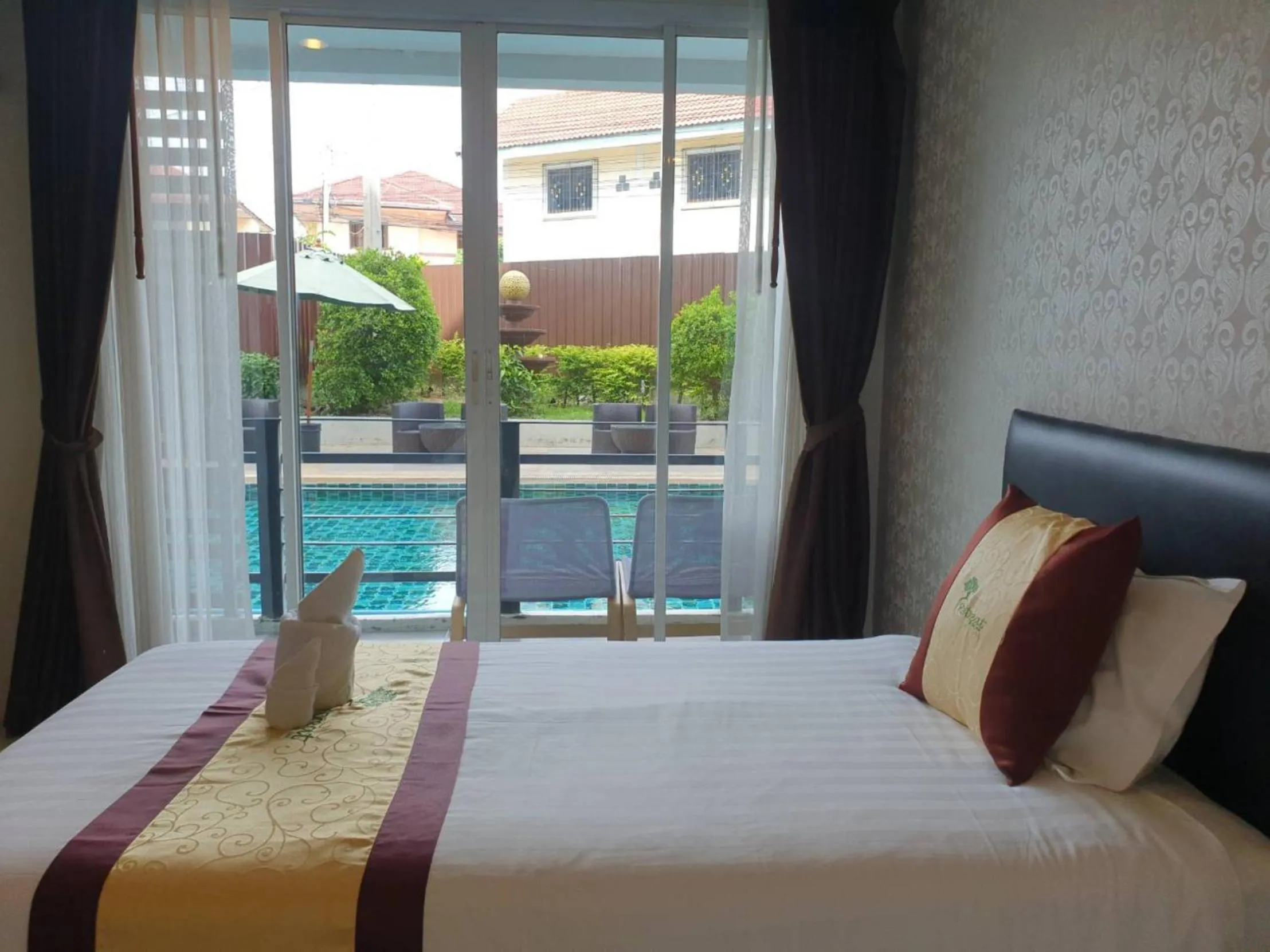 Bed in Retreat Resort Pattaya