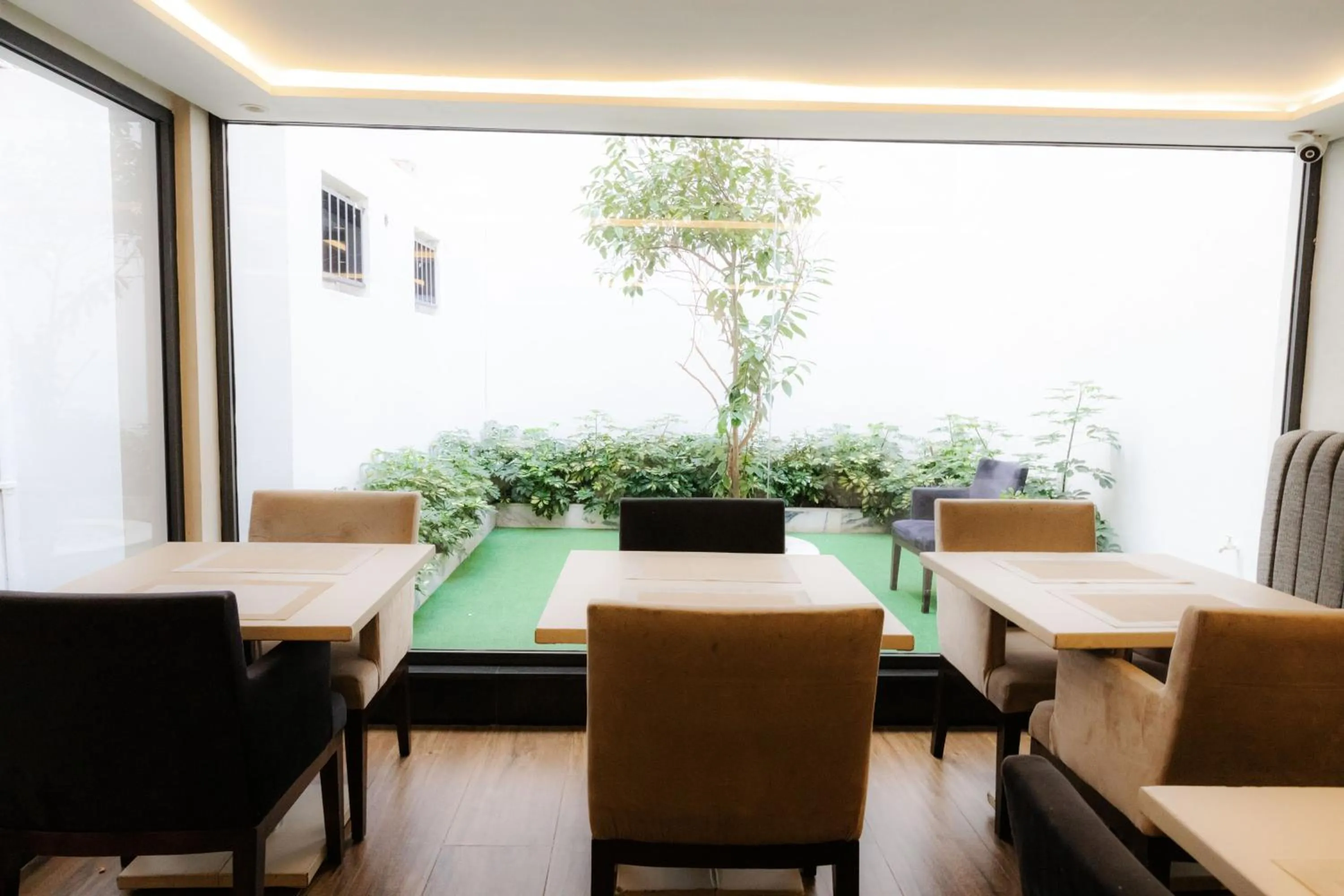 Living room in WINDSOR HOTEL CITY CENTER