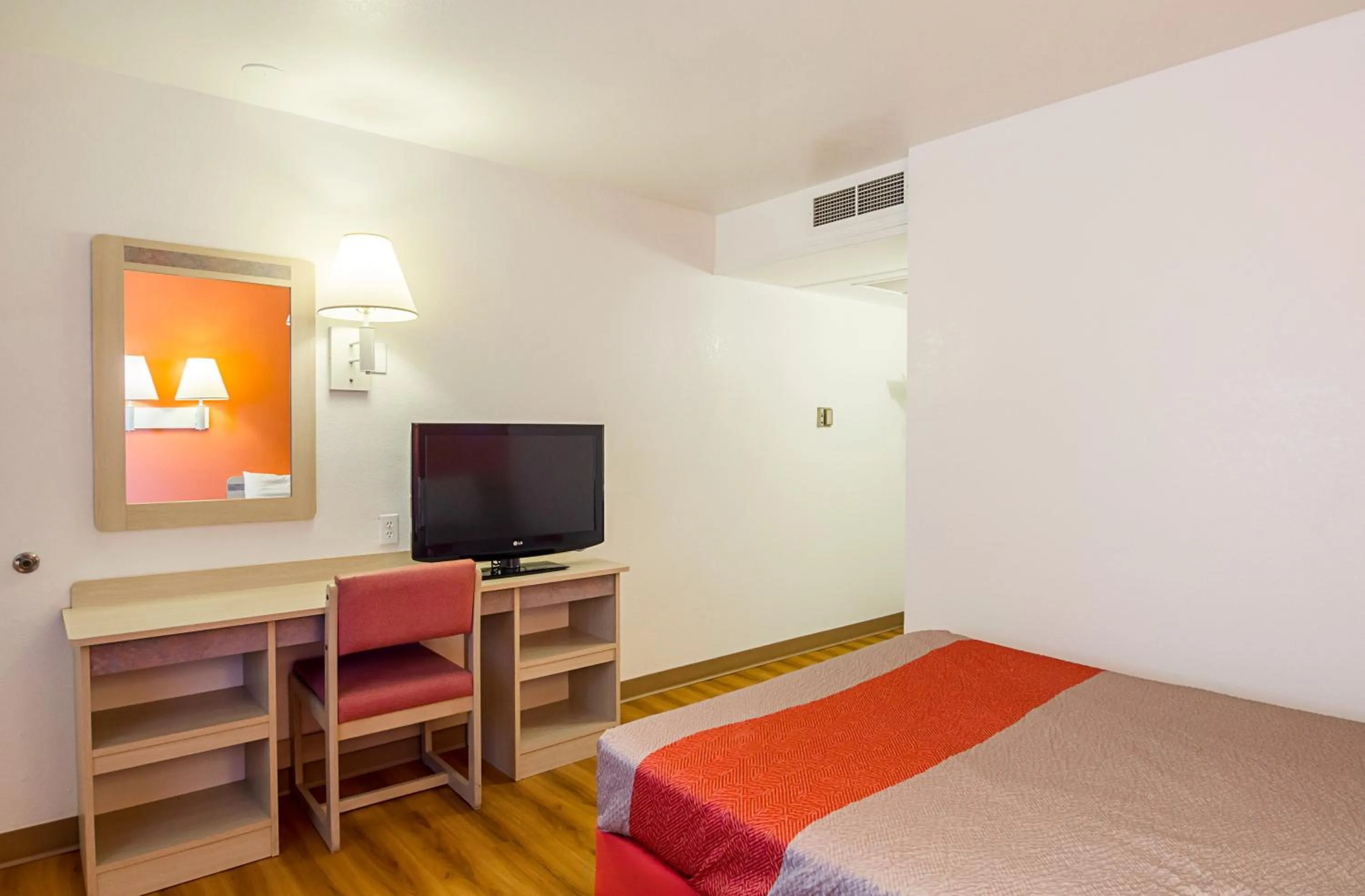 Bedroom, Bed in Motel 6-Laramie, WY