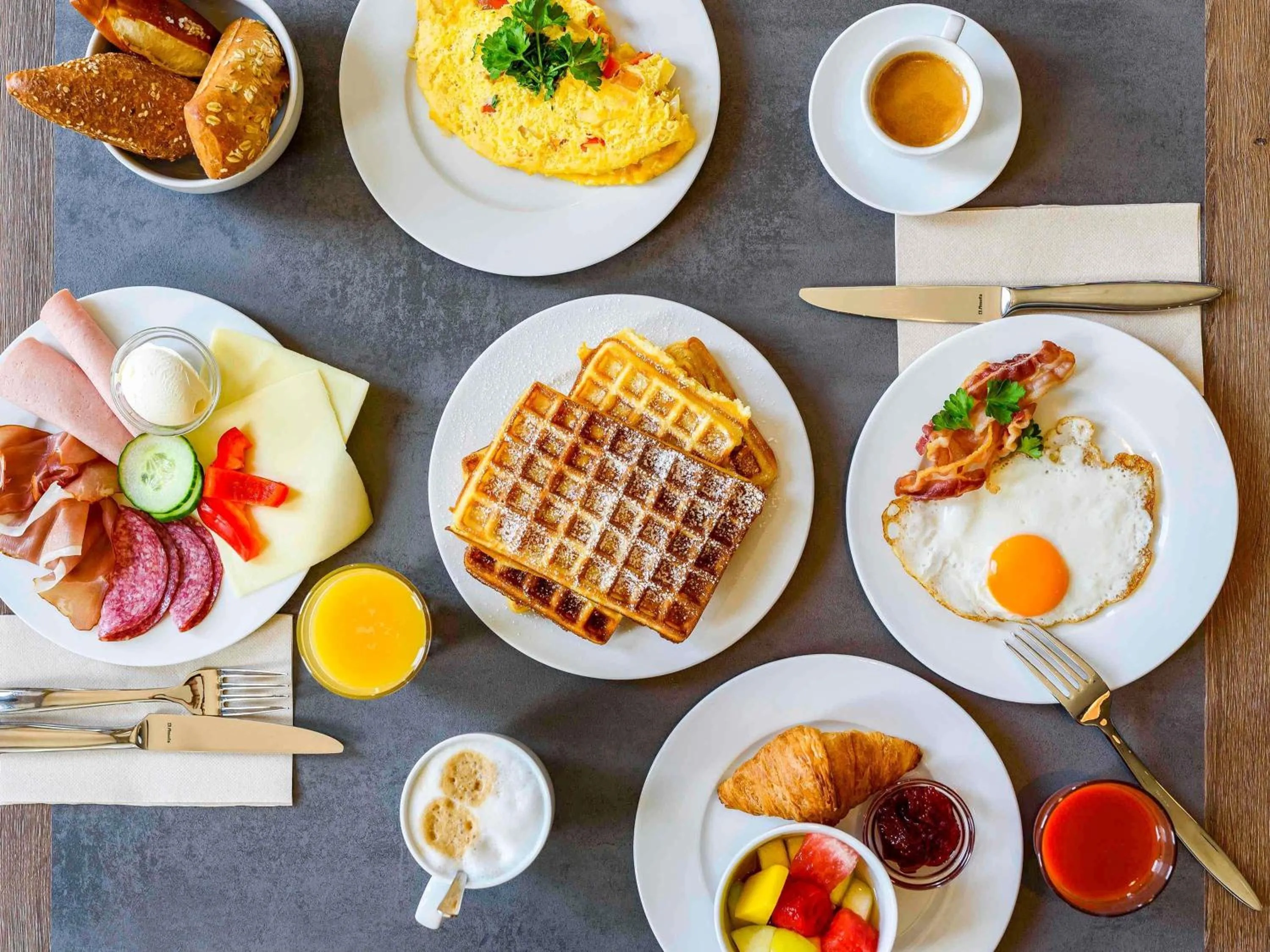 Breakfast in Aparthotel Adagio Bremen City