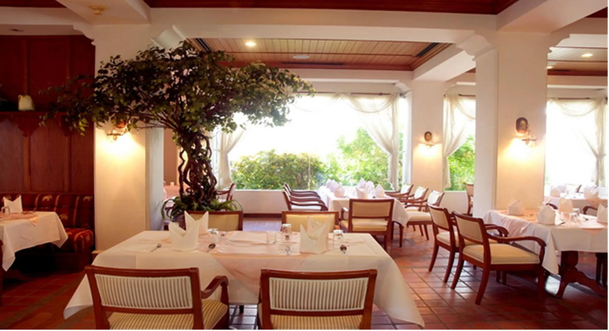 Restaurant/places to eat in Purimas Beach Hotel & Spa