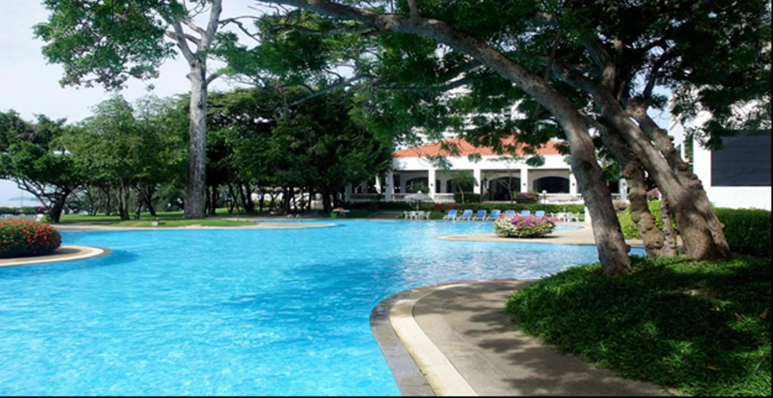 Swimming pool in Purimas Beach Hotel & Spa