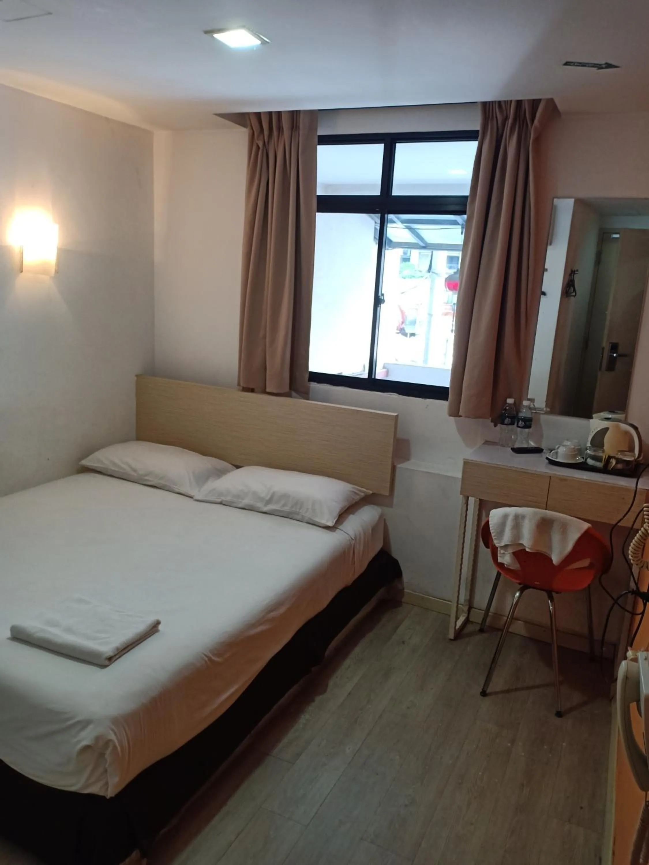 Photo of the whole room, Bed in Old Penang Hotel - Penang Times Square