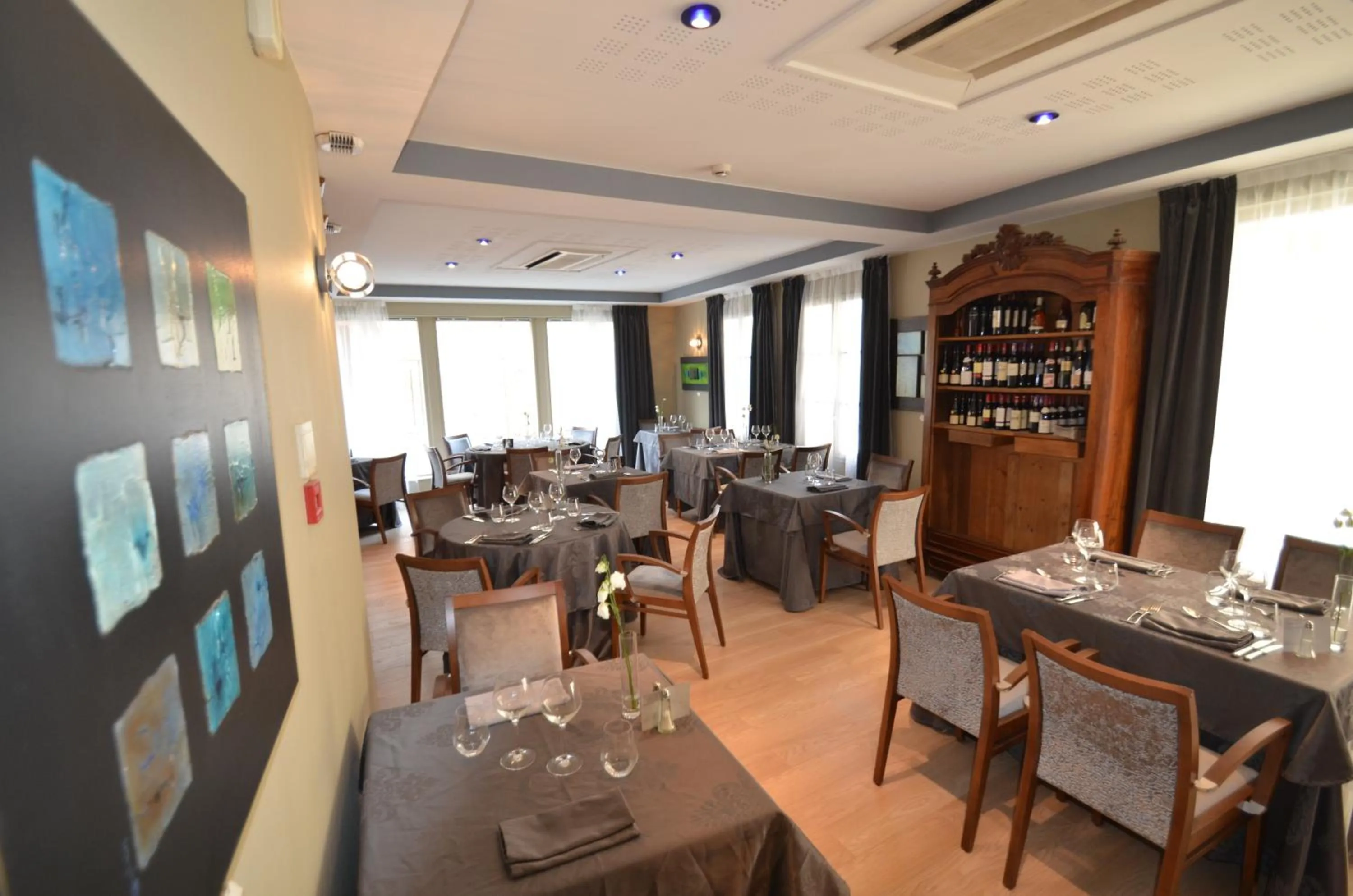 Restaurant/places to eat in Logis Hôtel Le Saint Georges